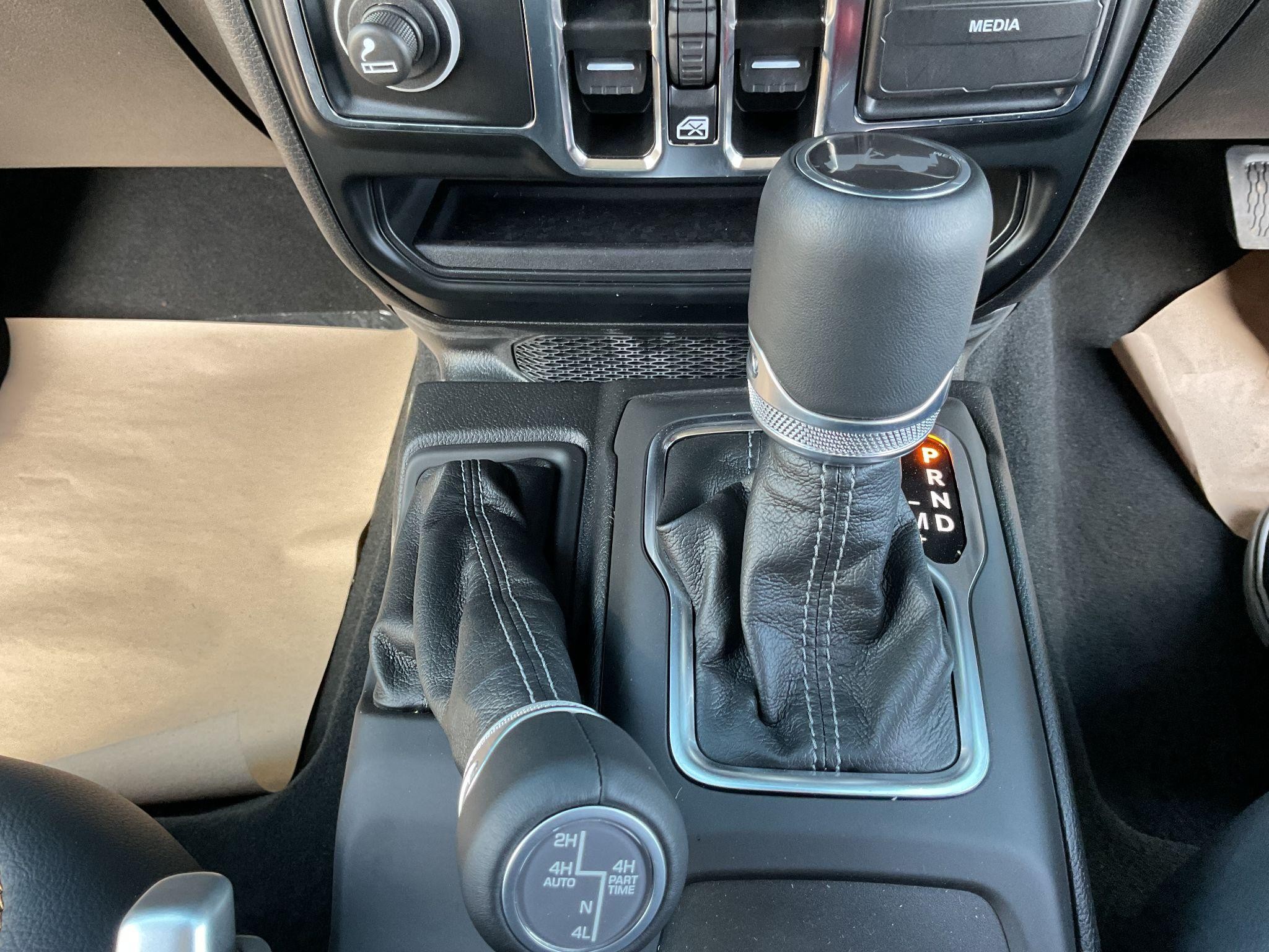 Jeep Wrangler Image 22
