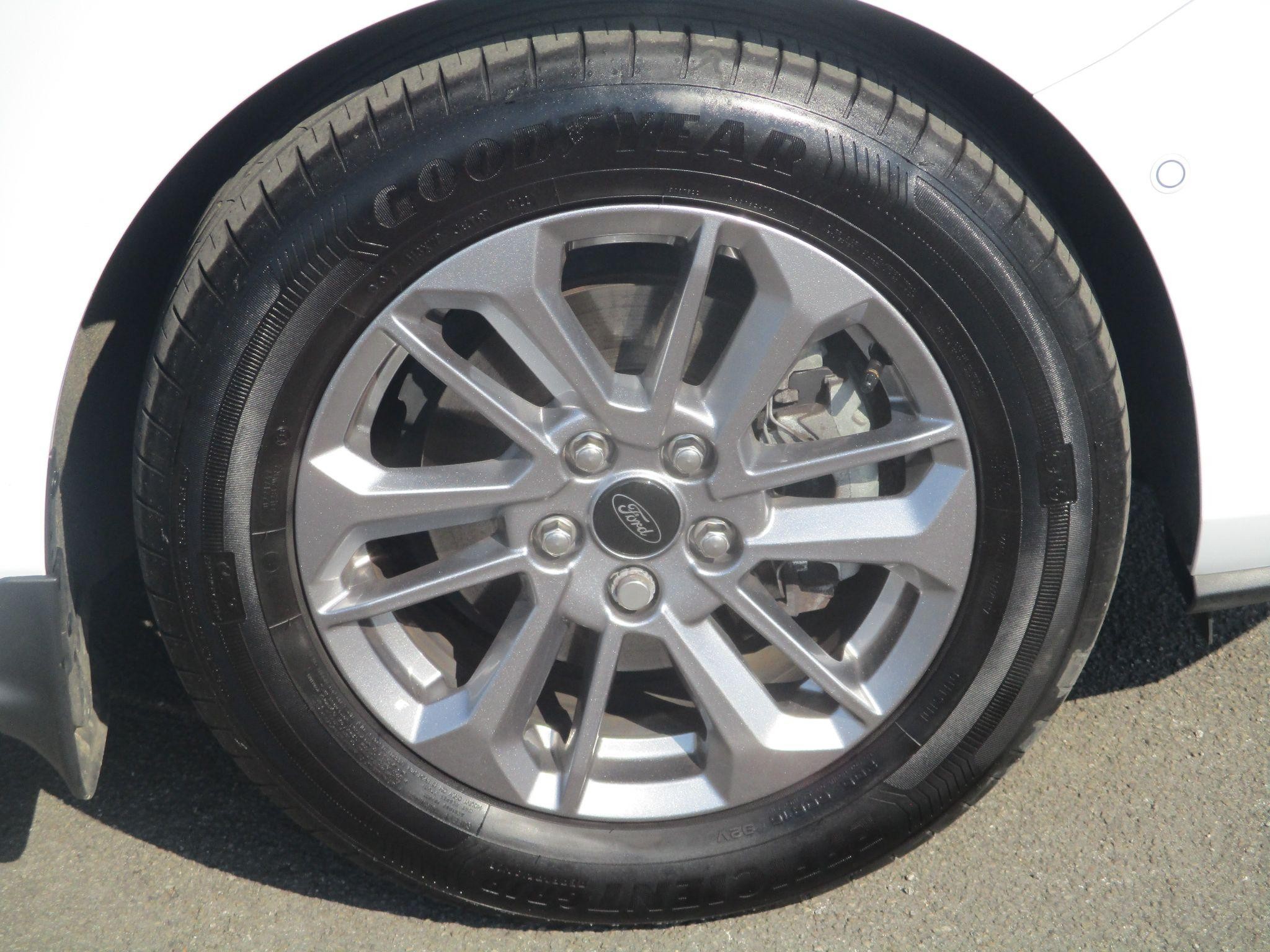 Ford Focus Image 9