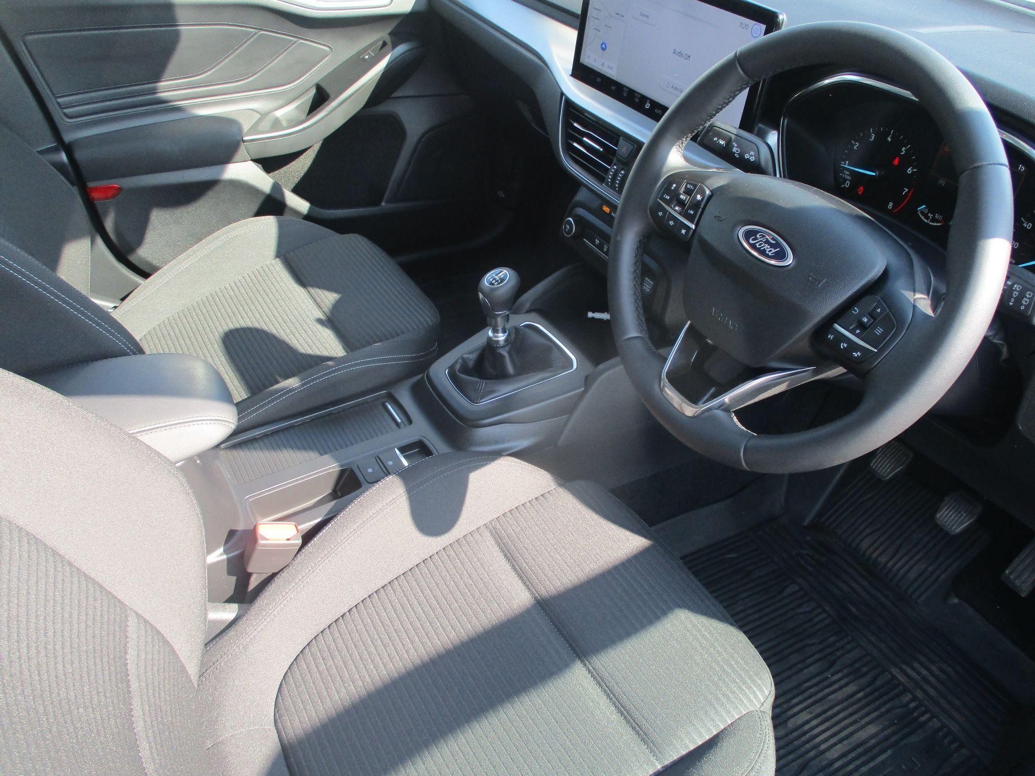 Ford Focus Image 10