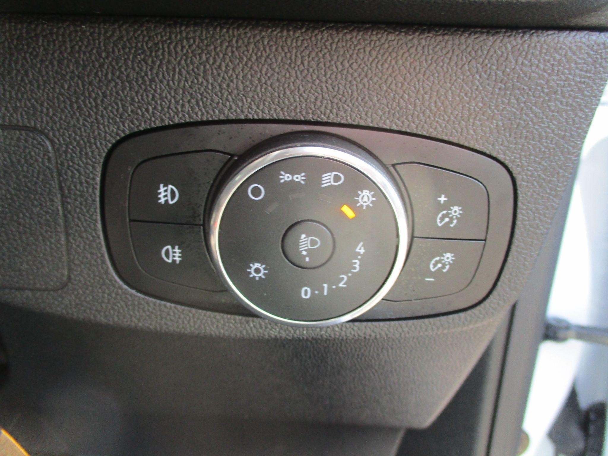 Ford Focus Image 11