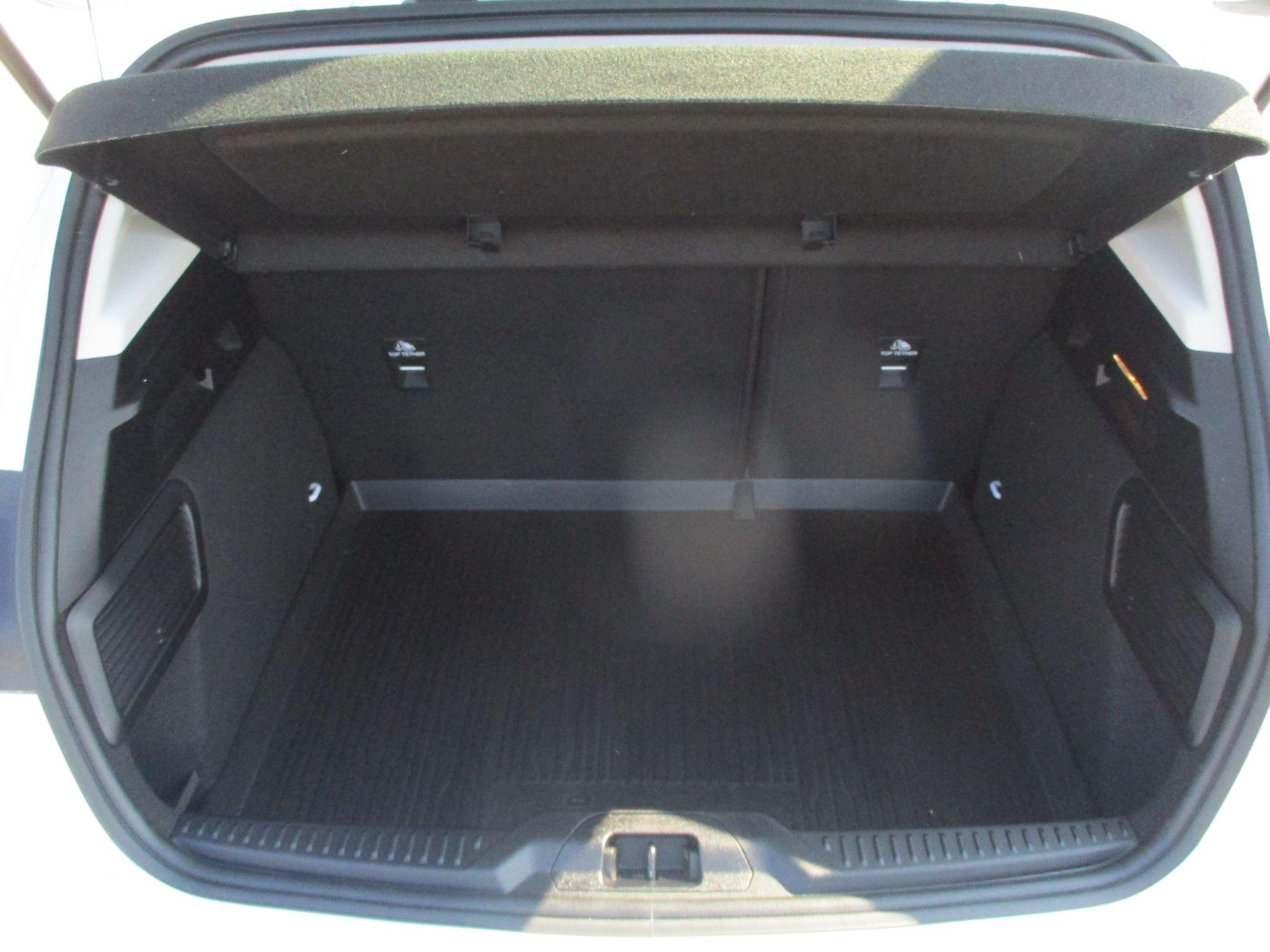 Ford Focus Image 18