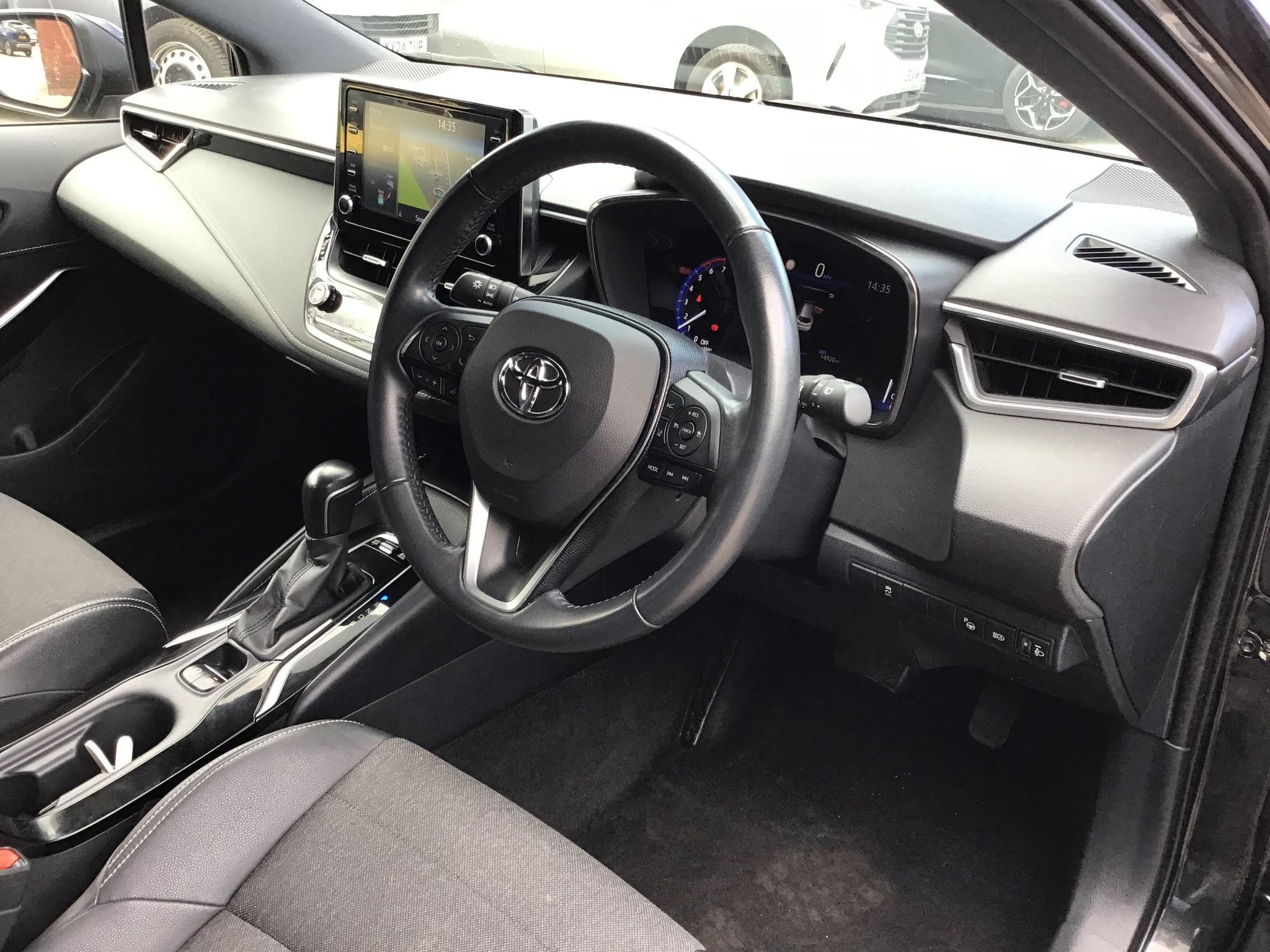 Toyota Corolla Image 11