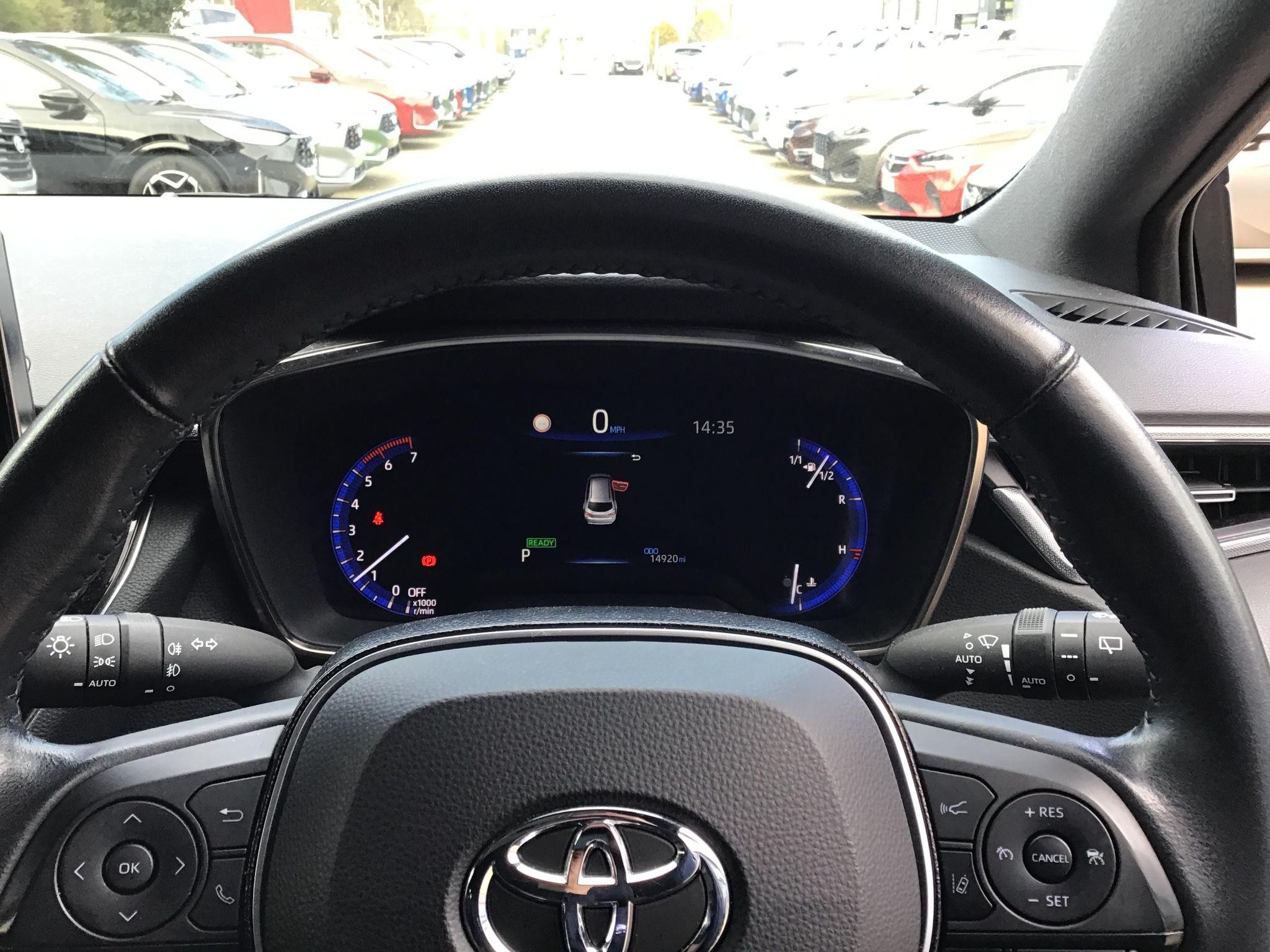 Toyota Corolla Image 12