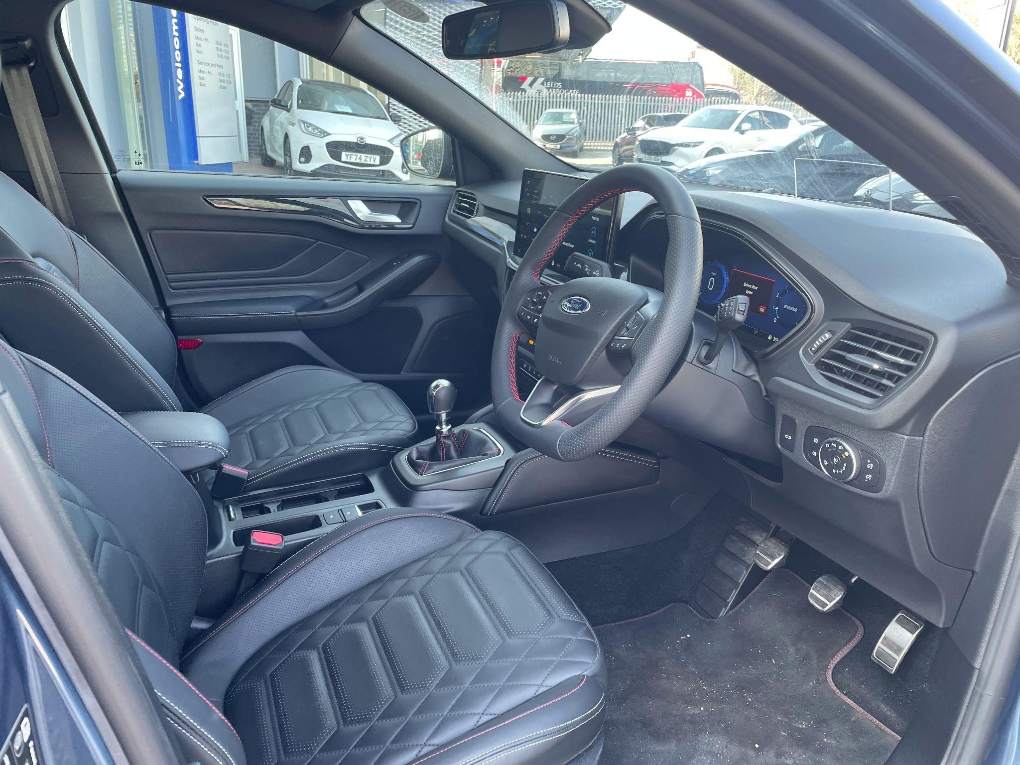 Ford Focus Image 11
