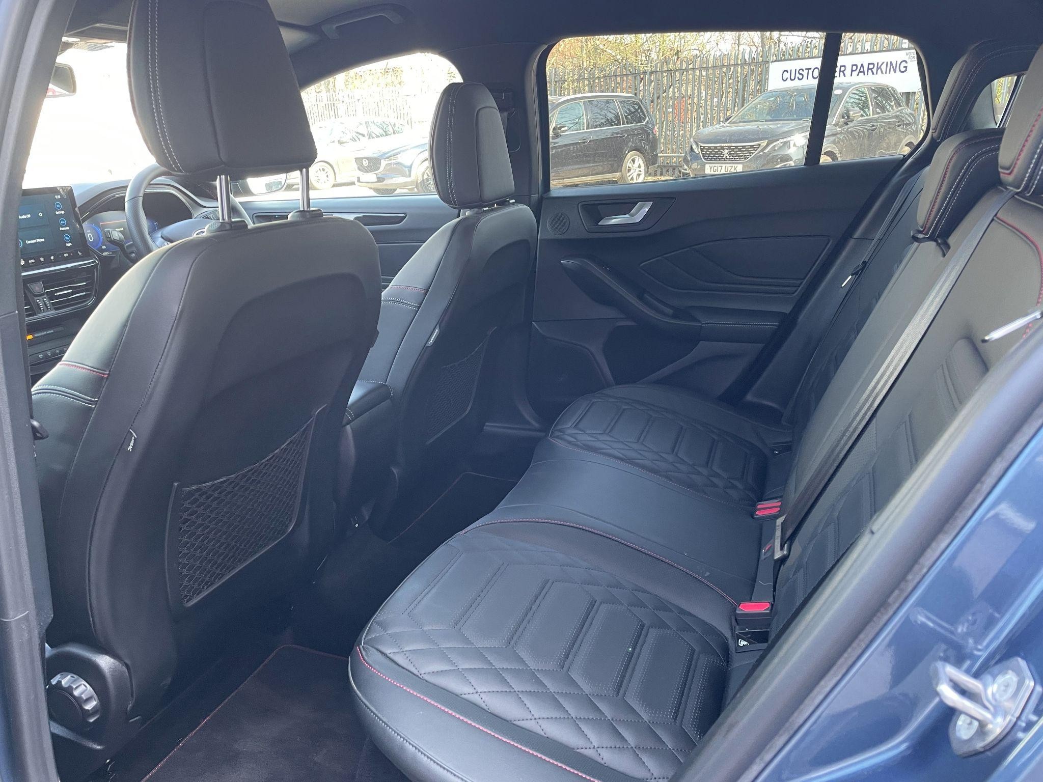 Ford Focus Image 14