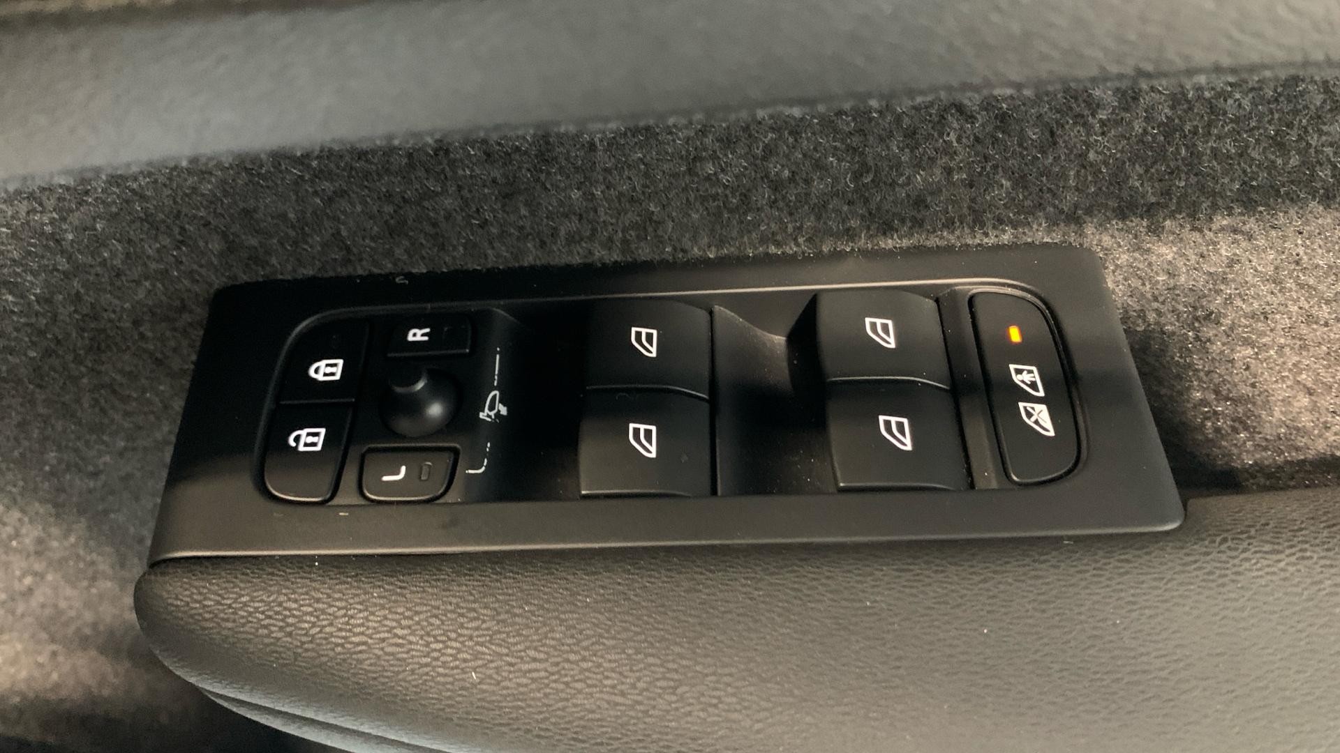 Volvo C40 Image 28