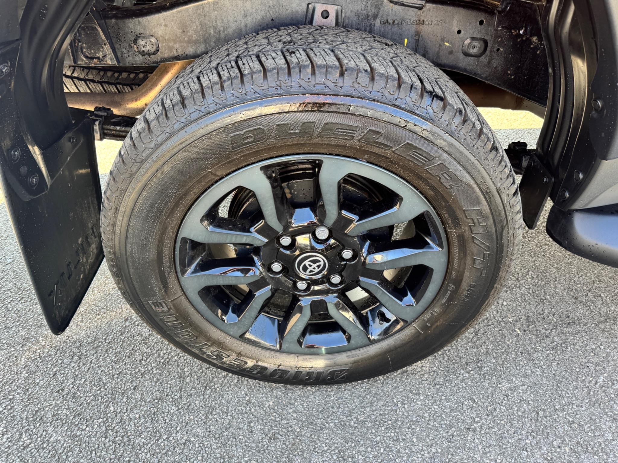 Toyota Hilux Image 11