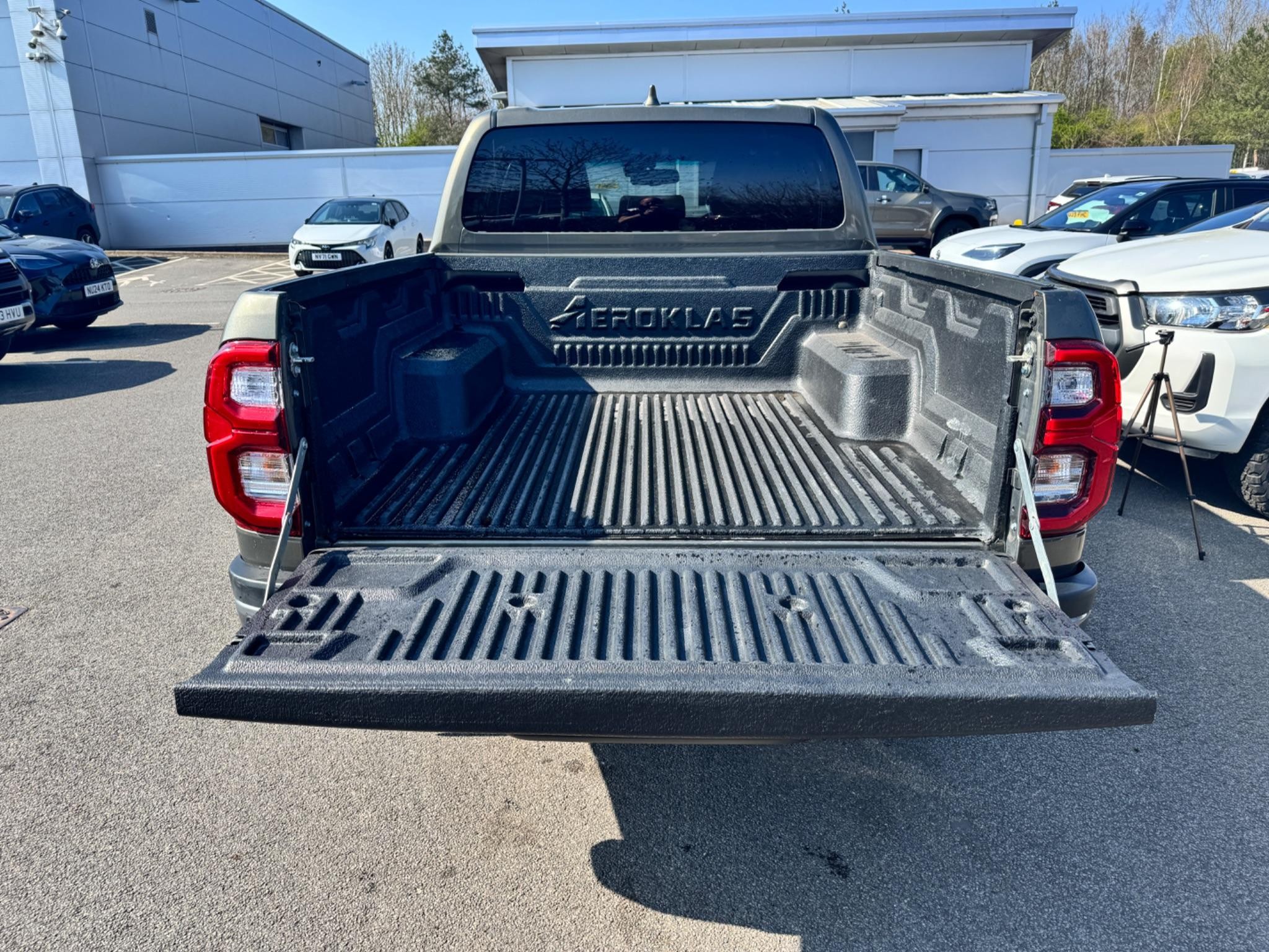 Toyota Hilux Image 12