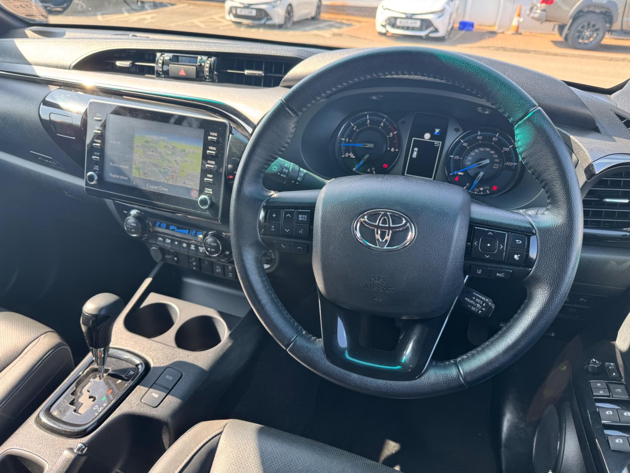 Toyota Hilux Image 18