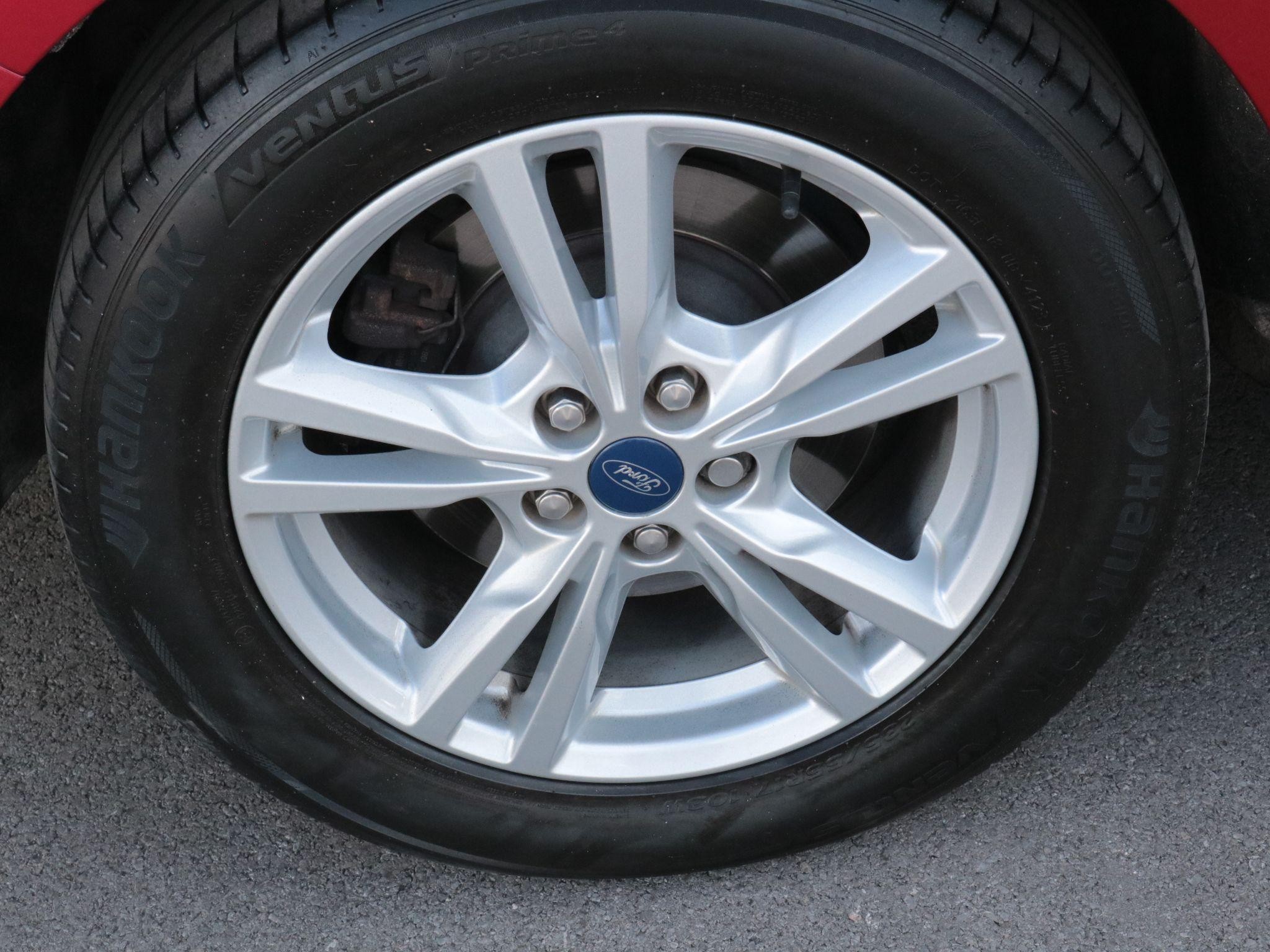 Ford Galaxy Image 9