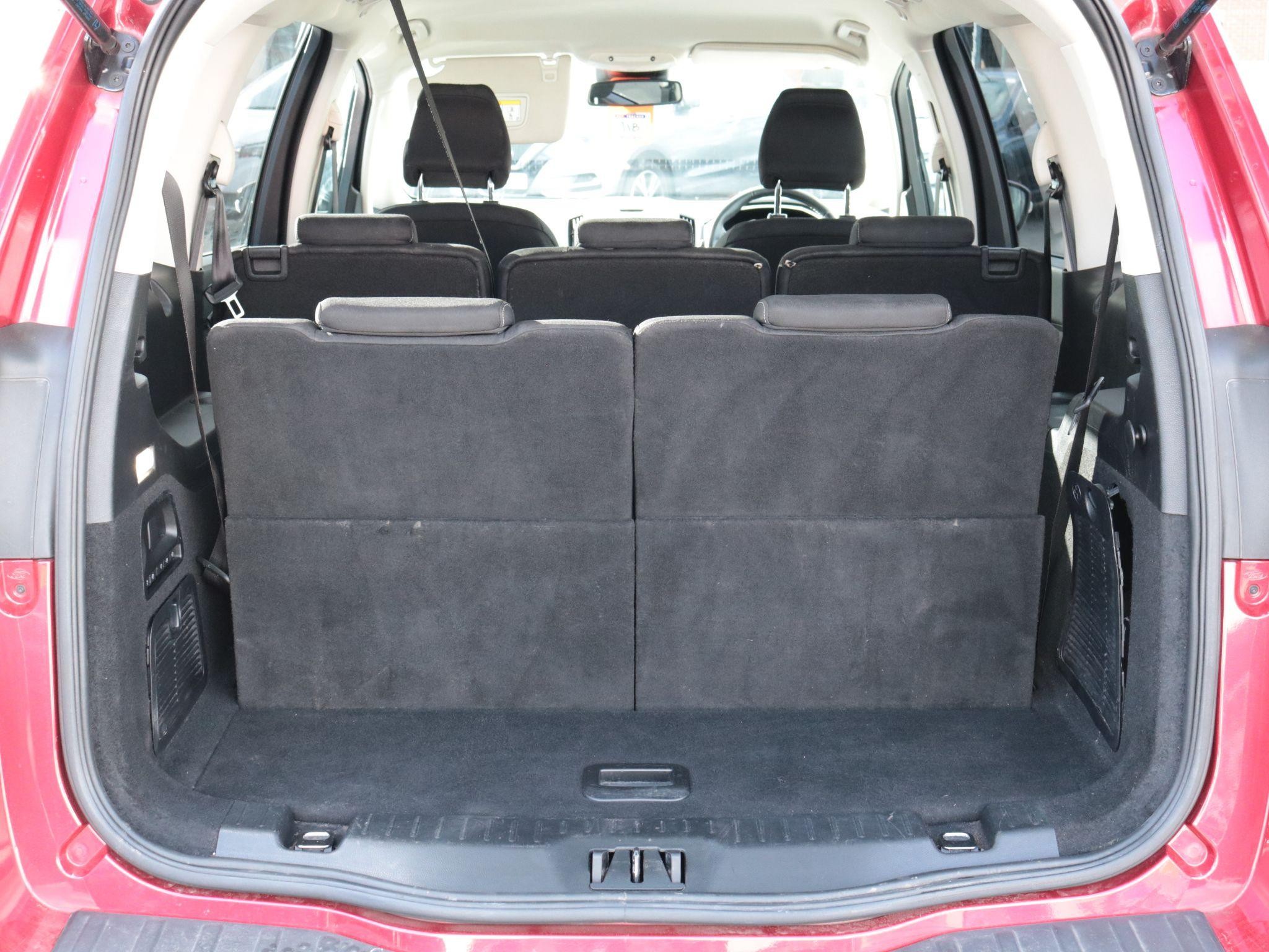 Ford Galaxy Image 10