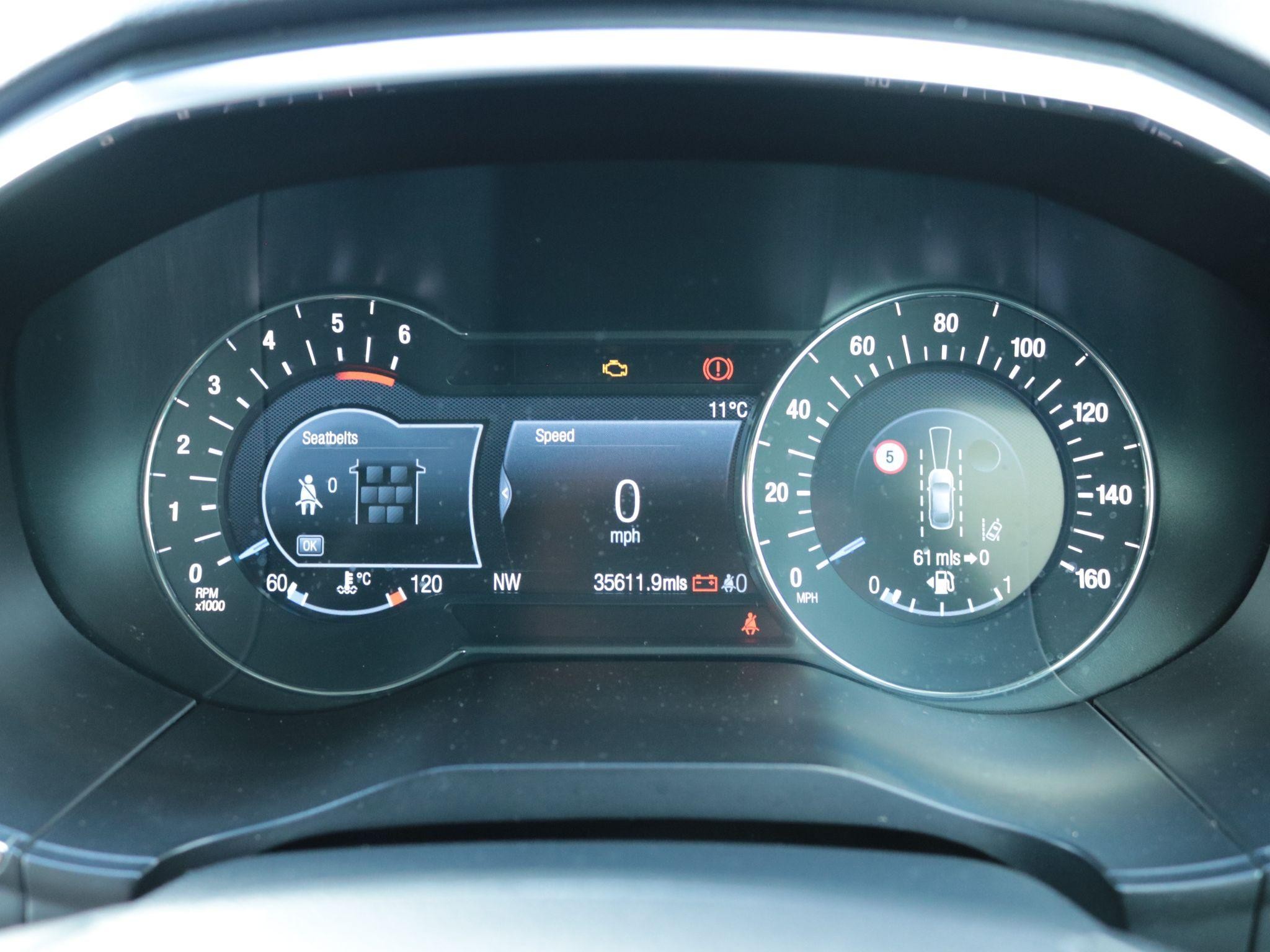 Ford Galaxy Image 14