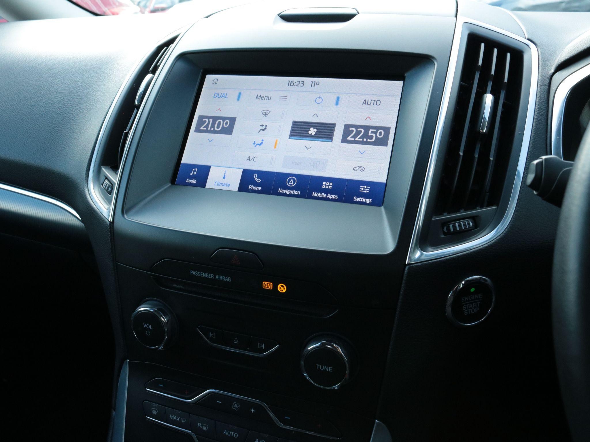 Ford Galaxy Image 18