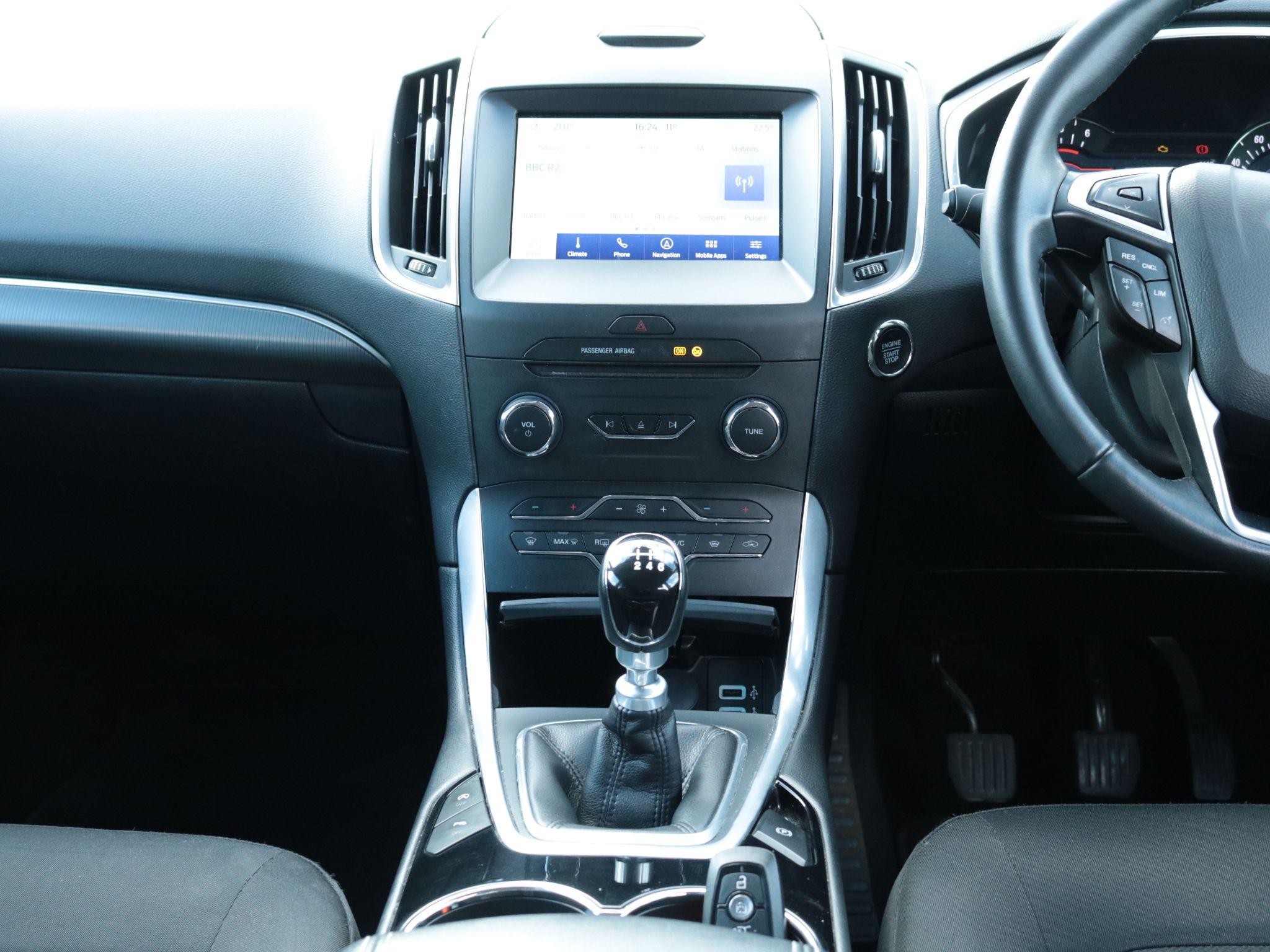 Ford Galaxy Image 20