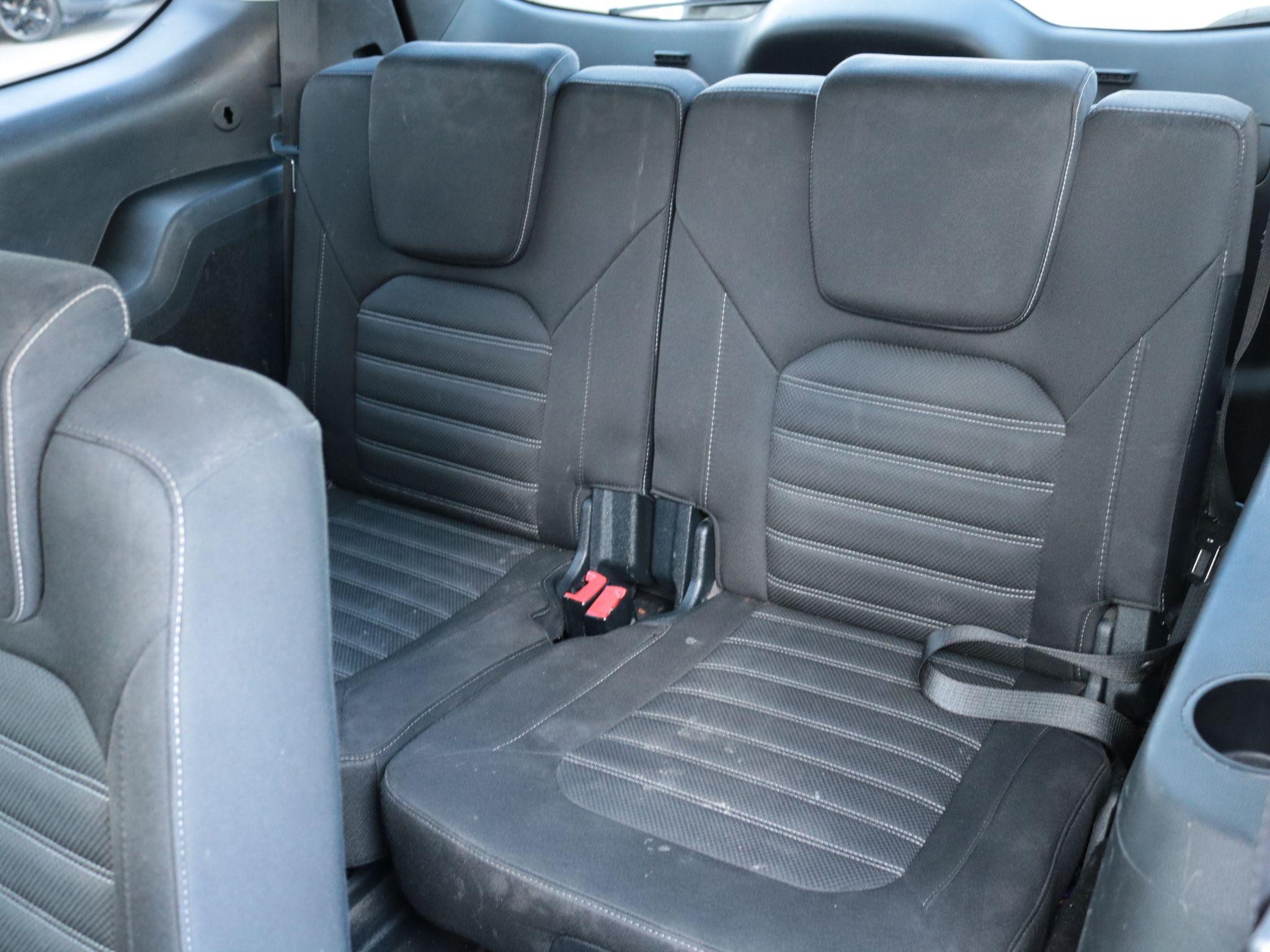 Ford Galaxy Image 23
