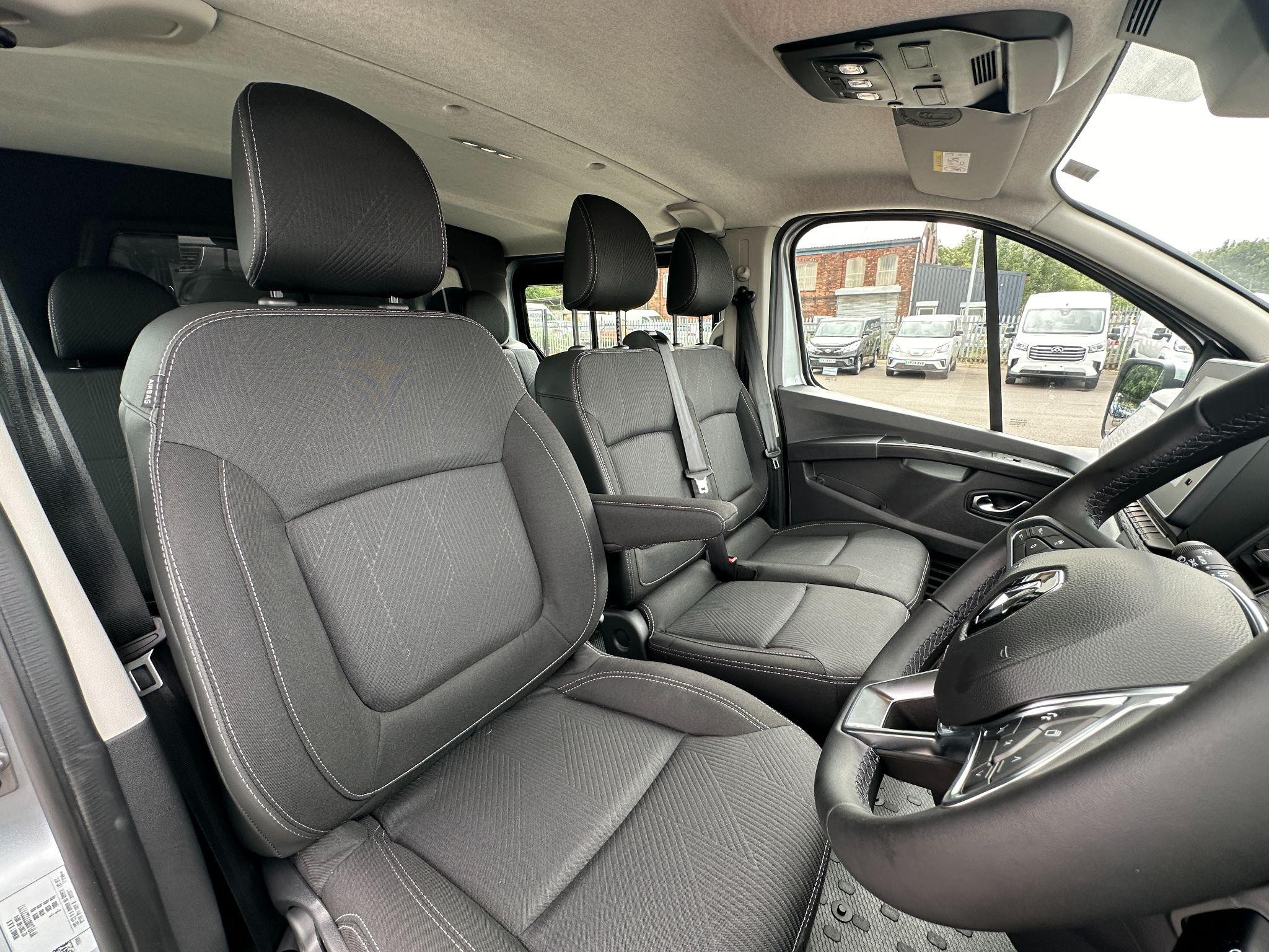 Renault Trafic Image 28