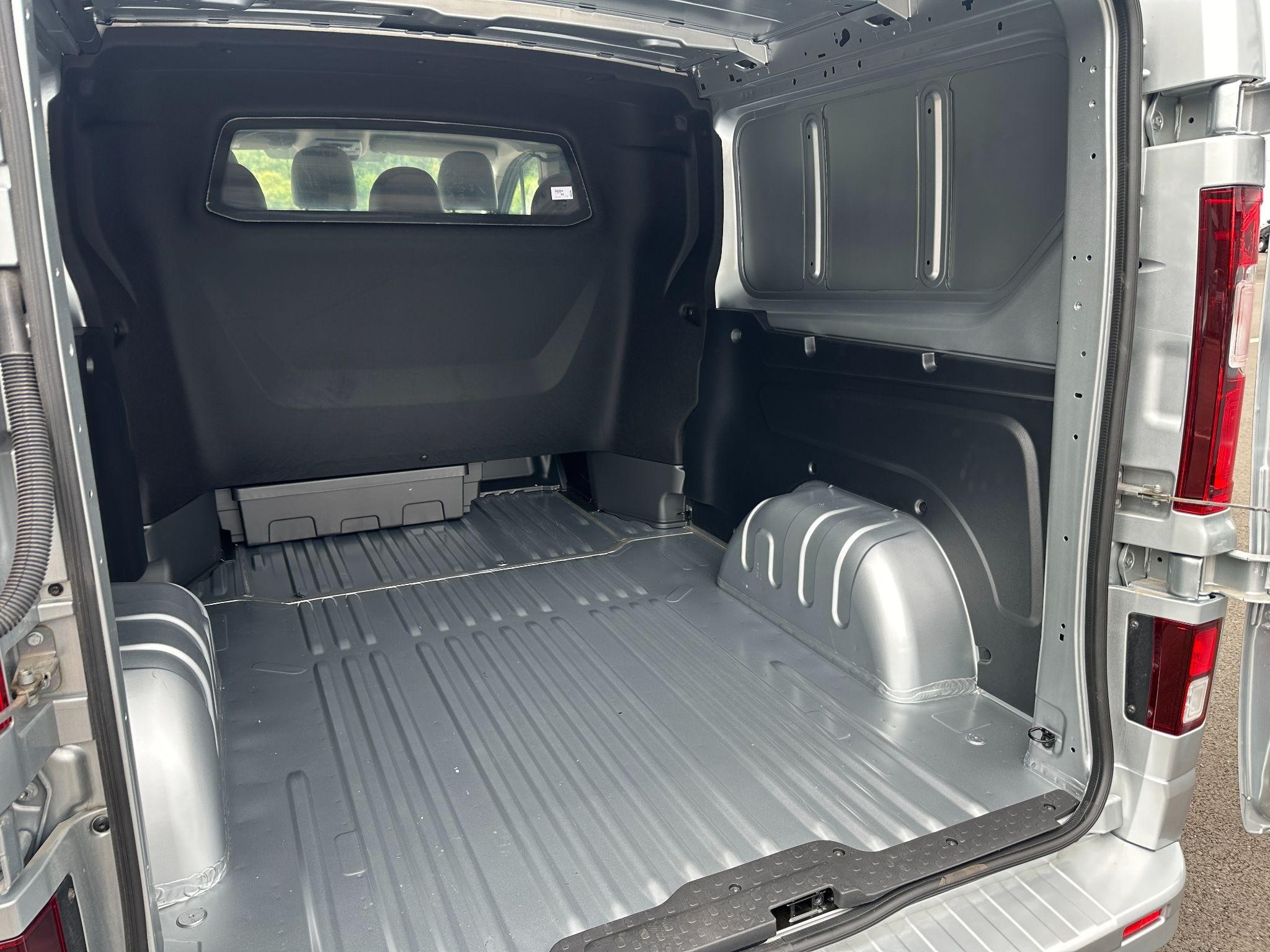 Renault Trafic Image 32