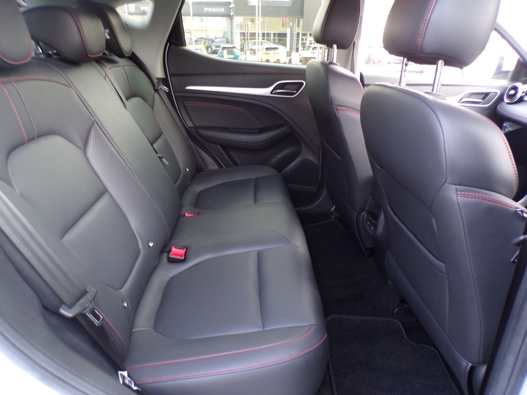 MG ZS Image 13