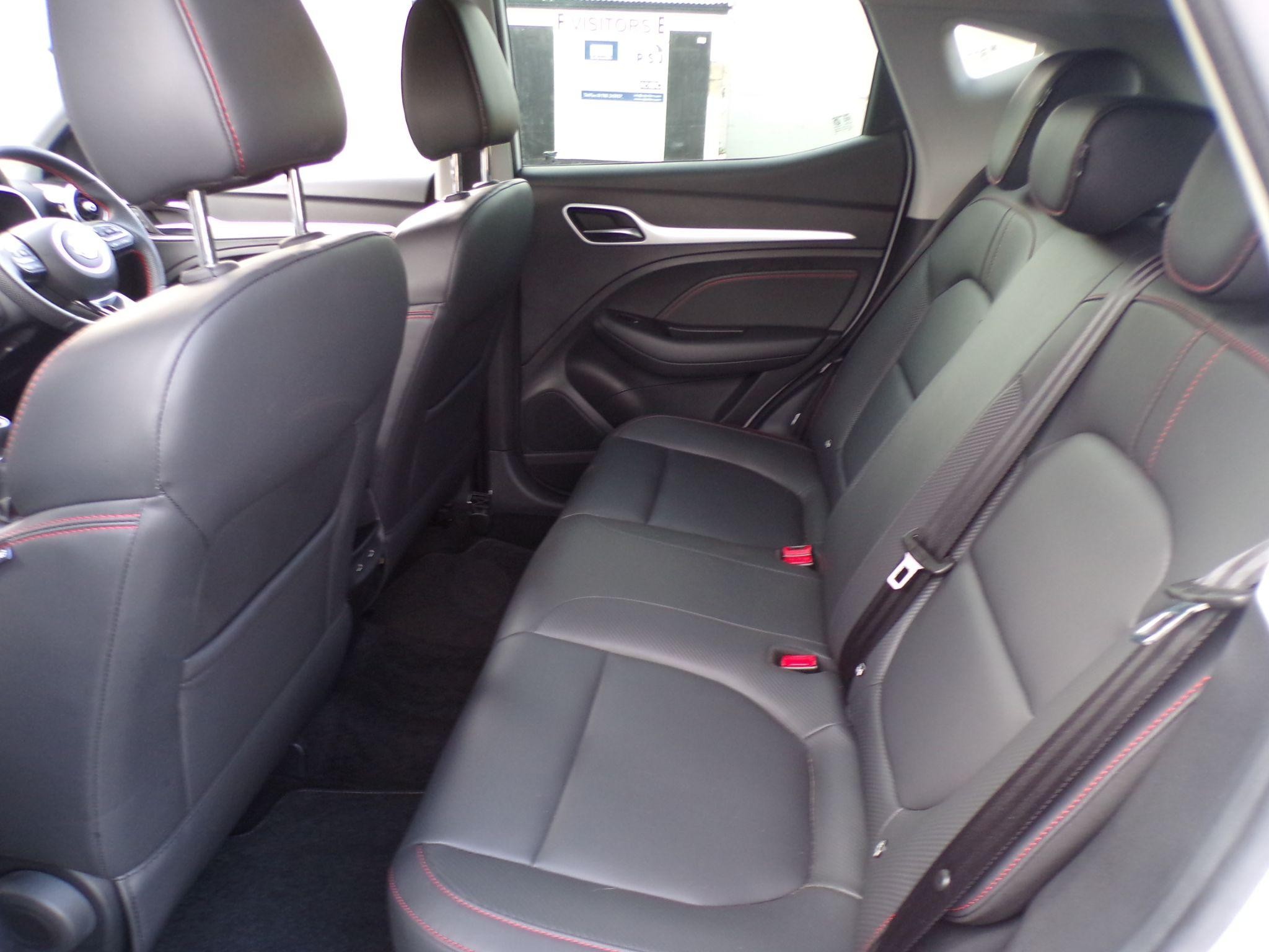 MG ZS Image 15