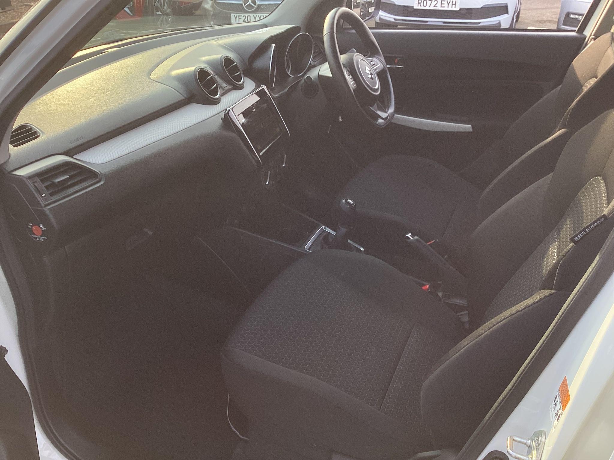 Suzuki Swift Image 12