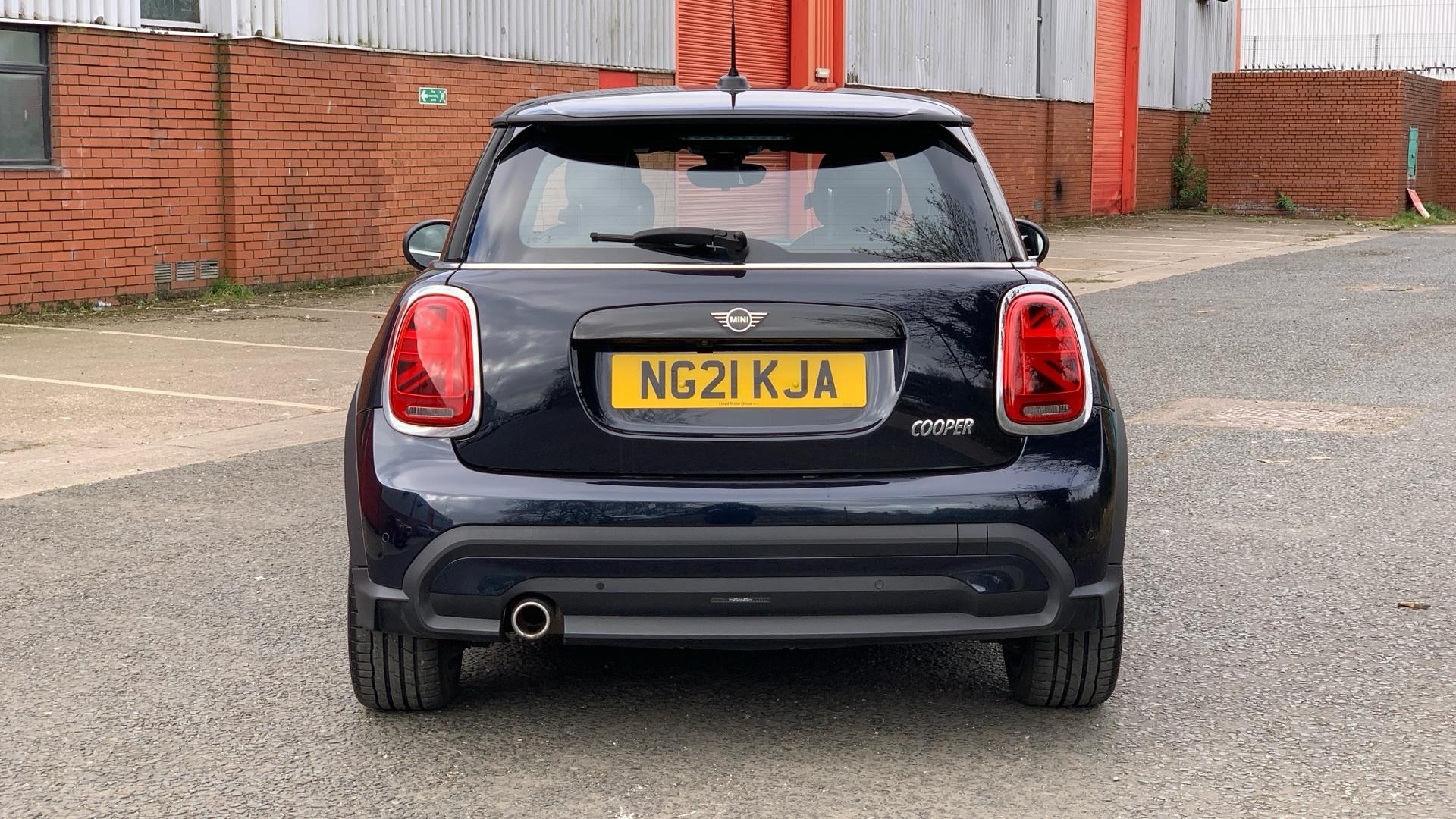 MINI Hatch Image 13