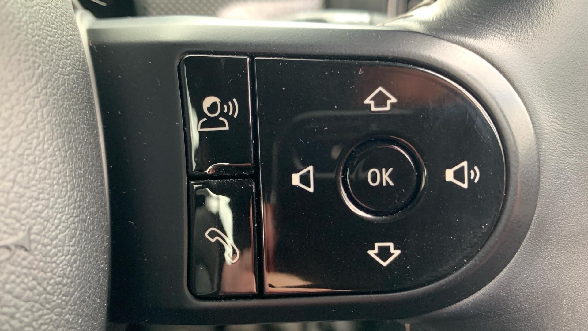 MINI Hatch Image 19