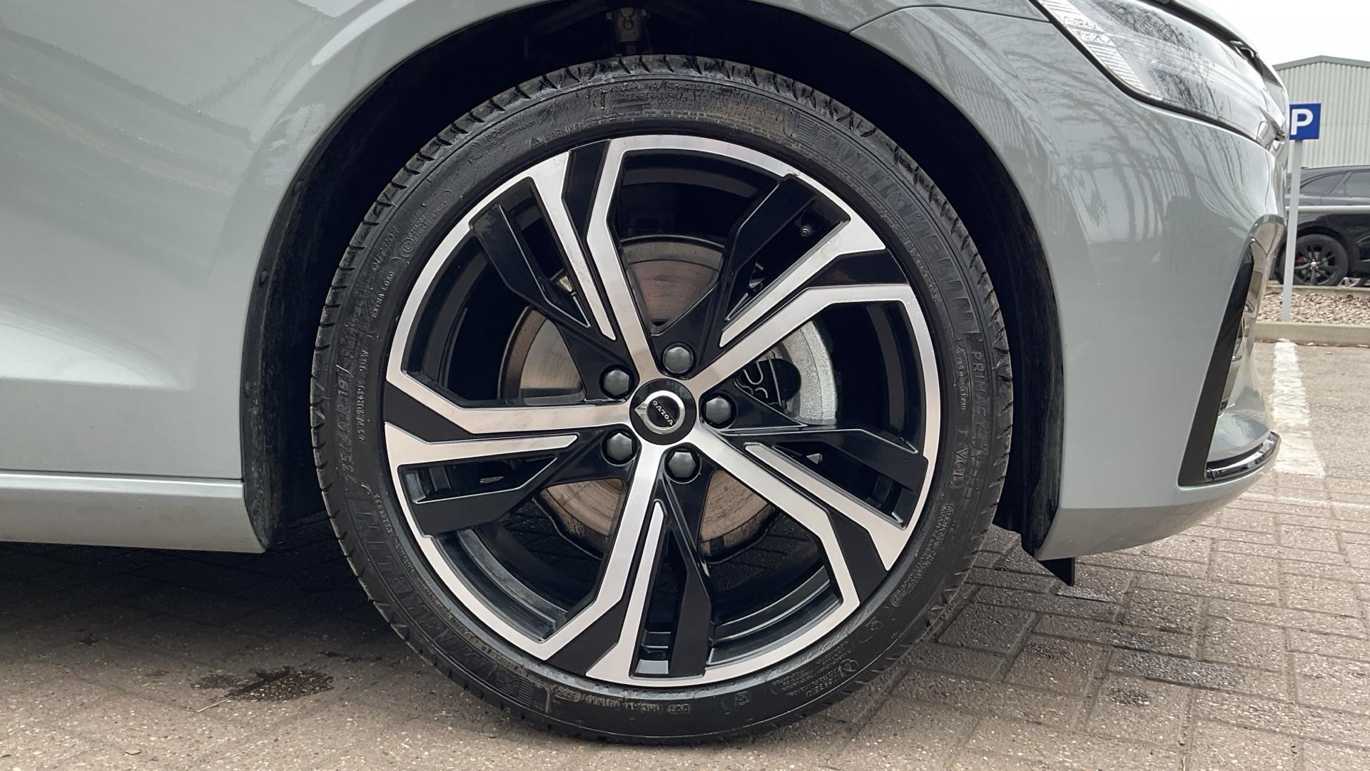 Volvo V60 Image 17