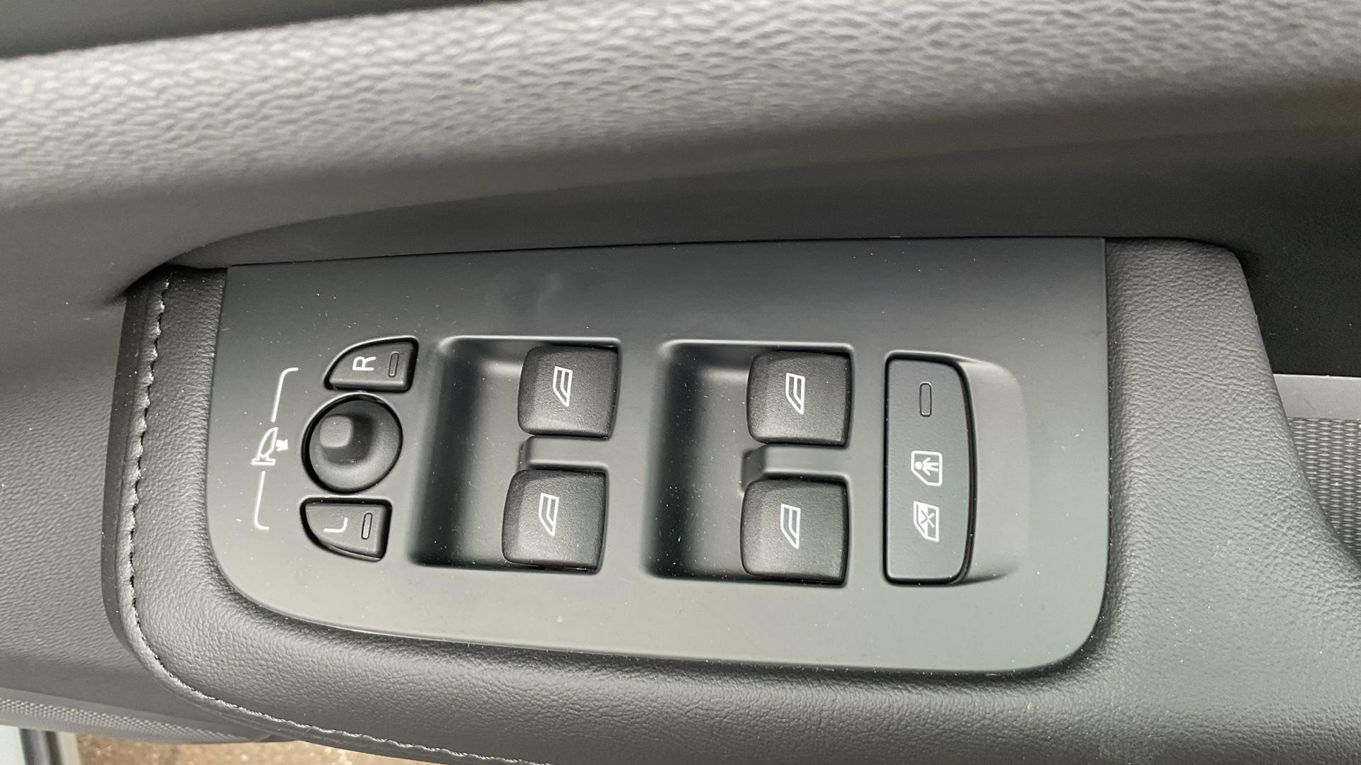 Volvo V60 Image 29
