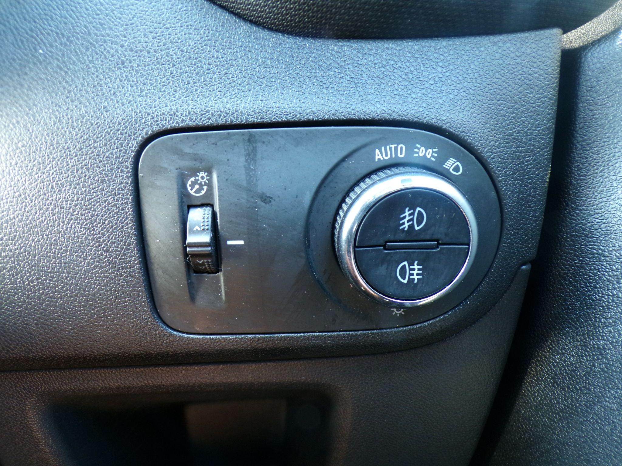 Vauxhall Crossland Image 18