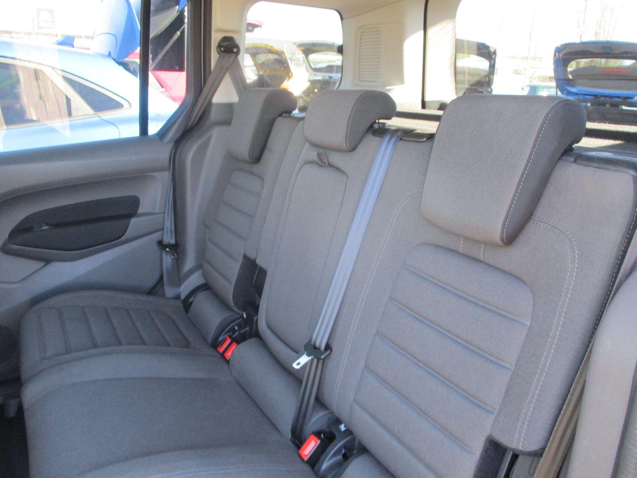 Ford Tourneo Connect Image 18