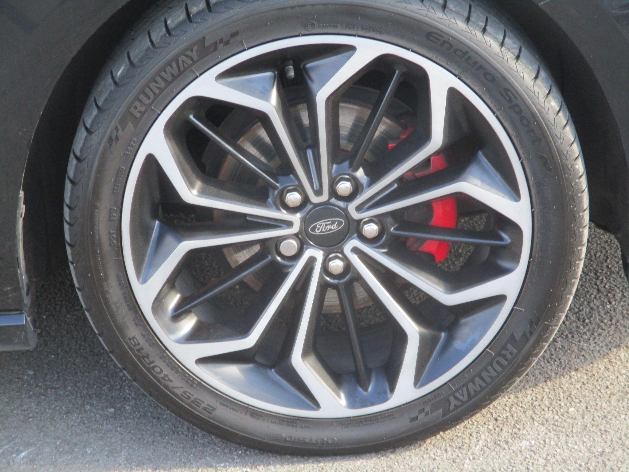 Ford Focus Image 9