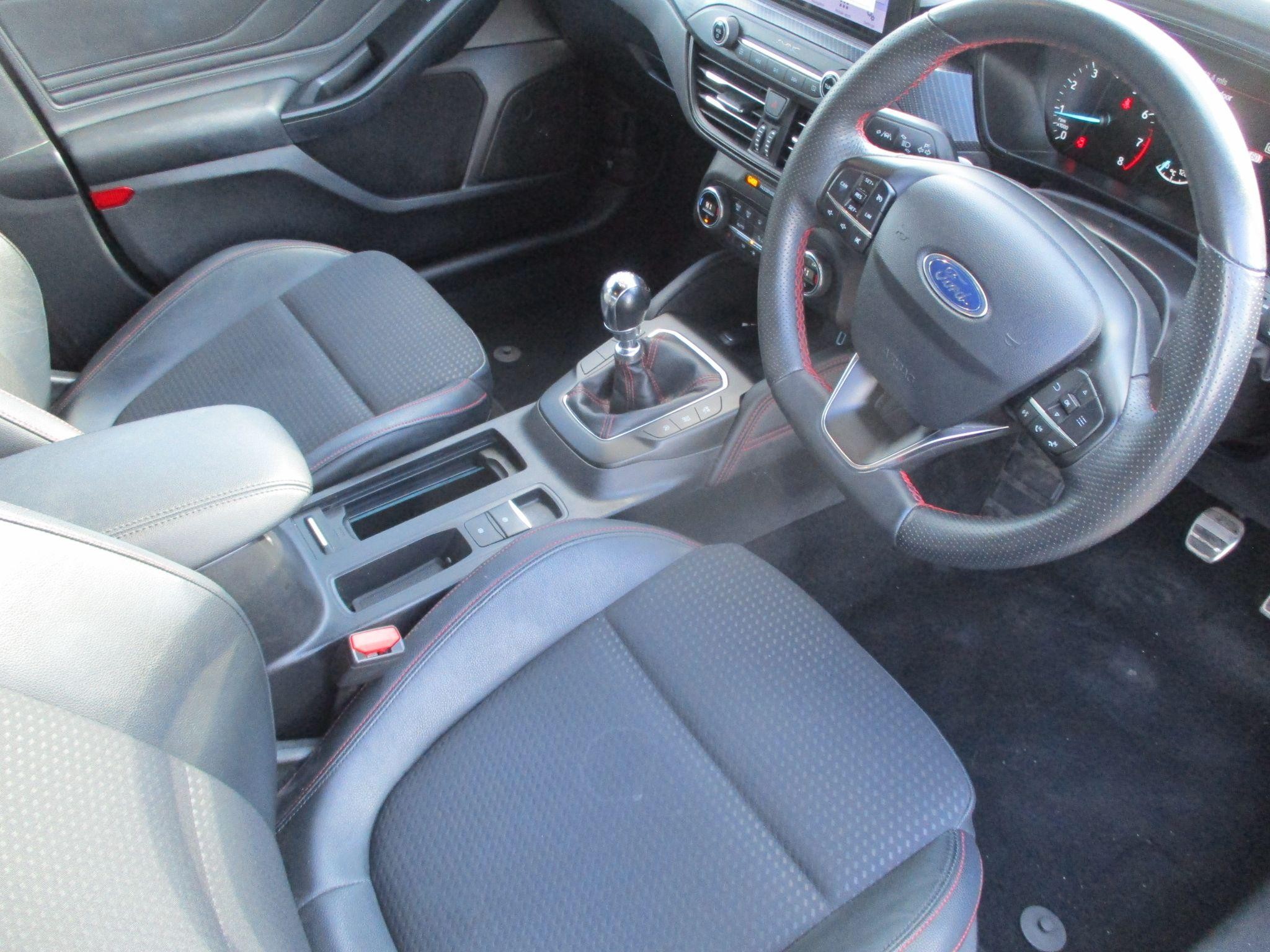 Ford Focus Image 10