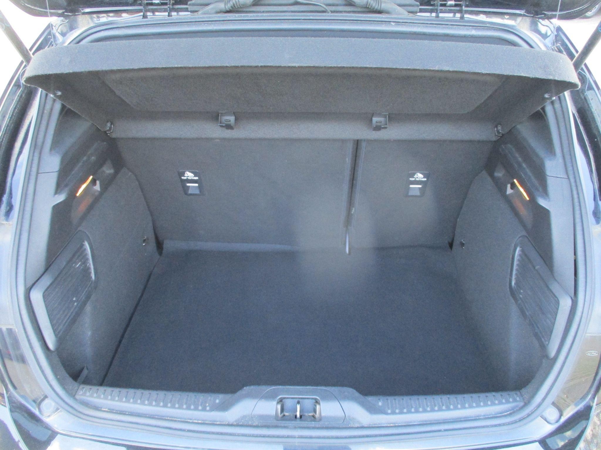 Ford Focus Image 18