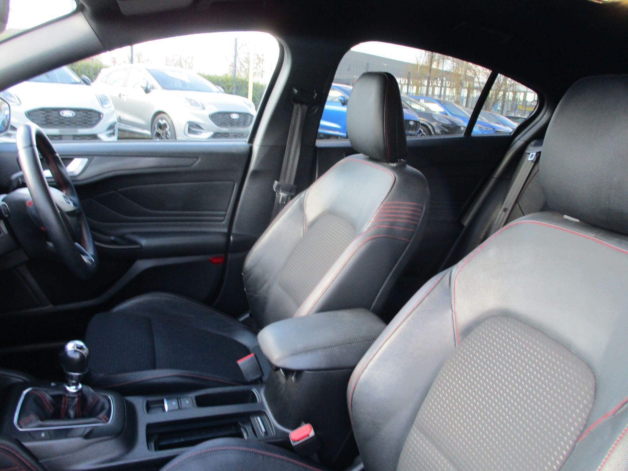 Ford Focus Image 20