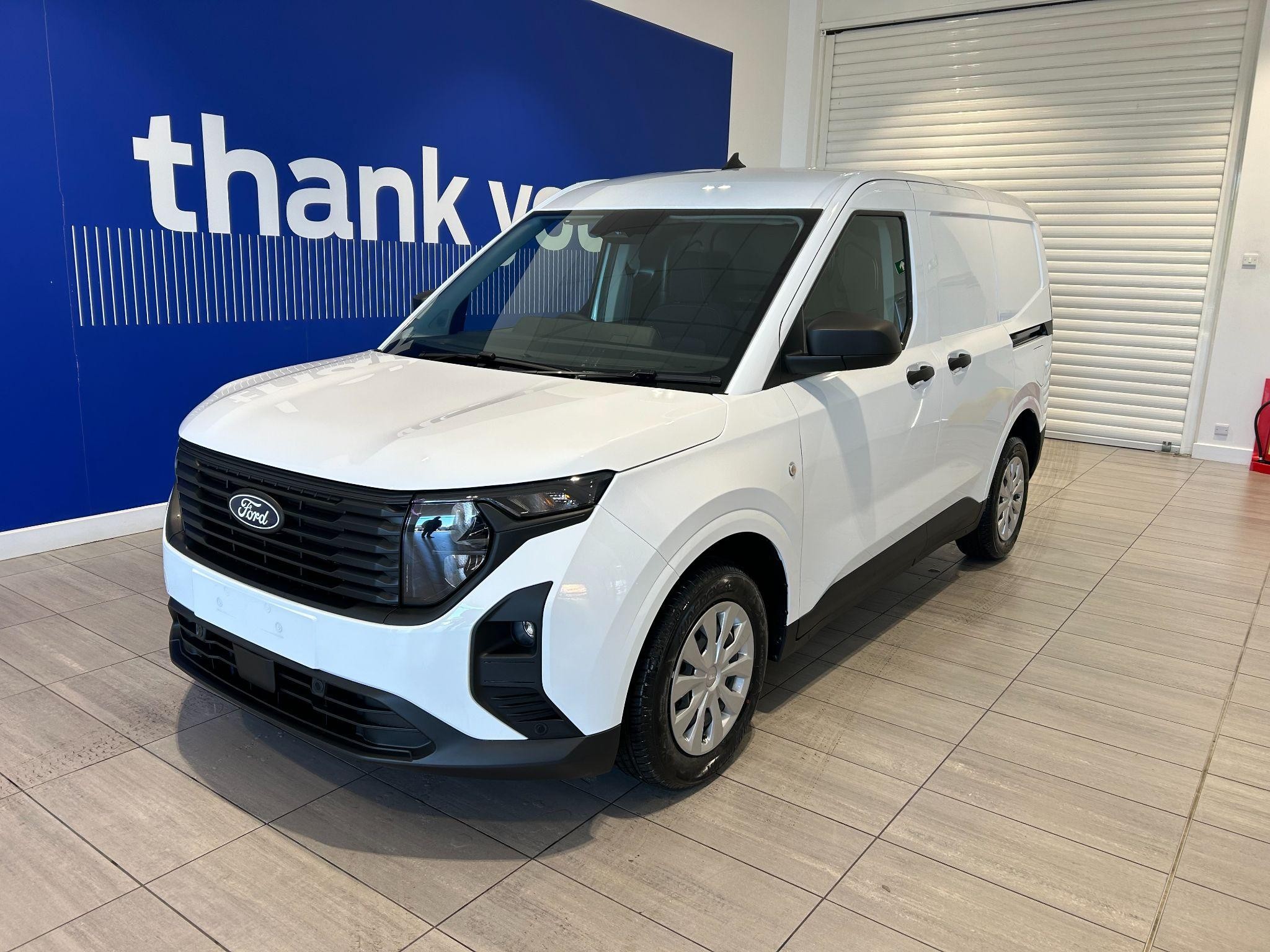 Ford Transit Courier Image 2