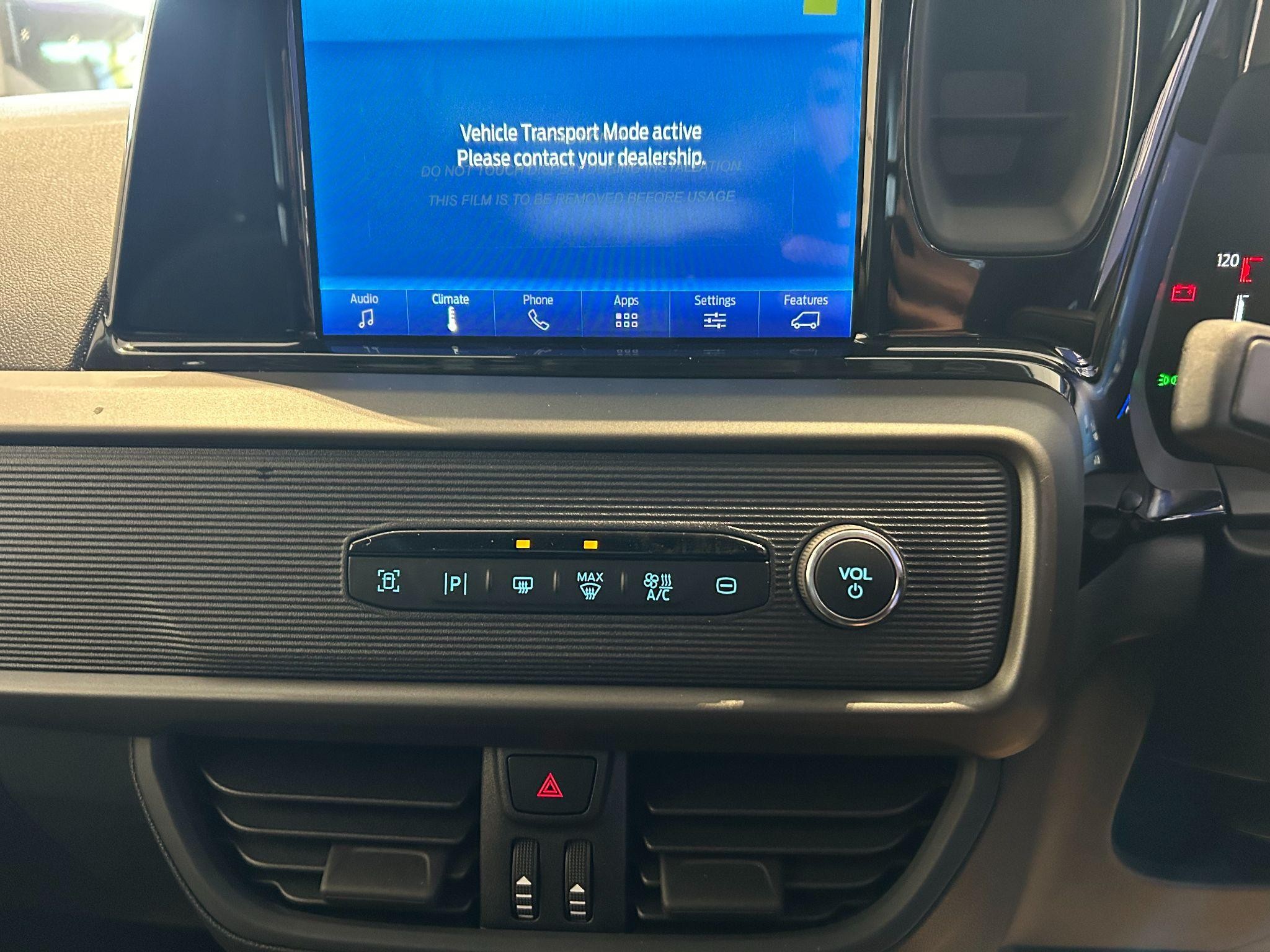 Ford Transit Courier Image 7