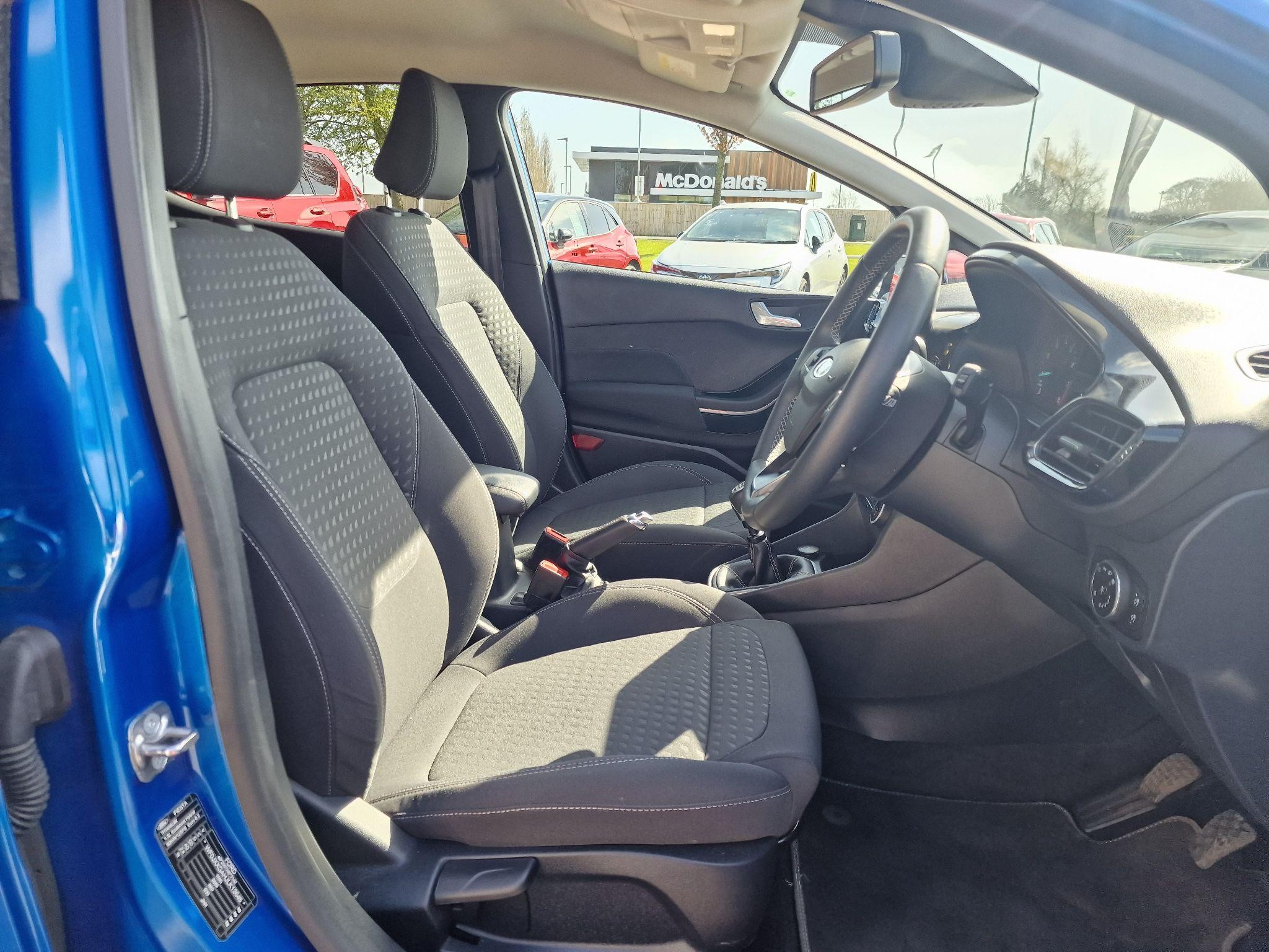Ford Fiesta Image 11
