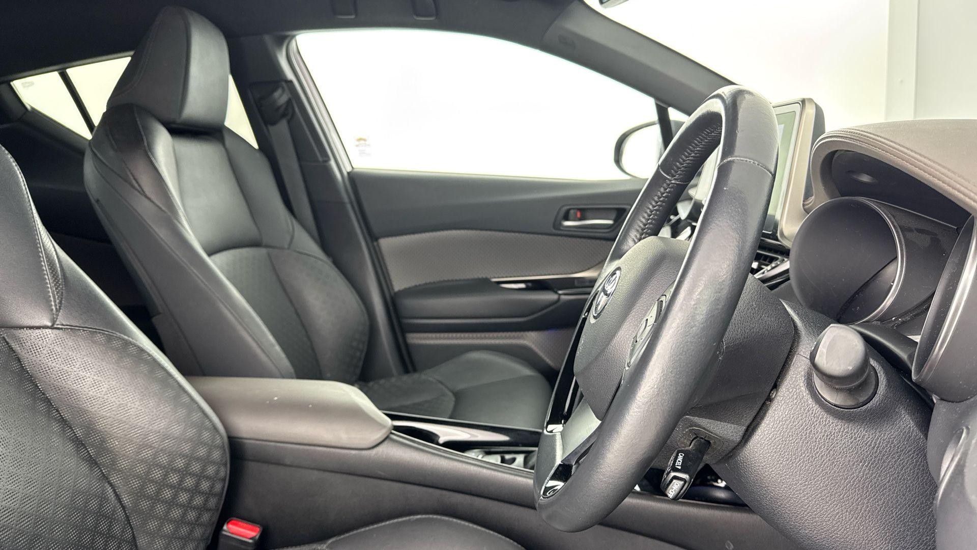 Toyota C-HR Image 19