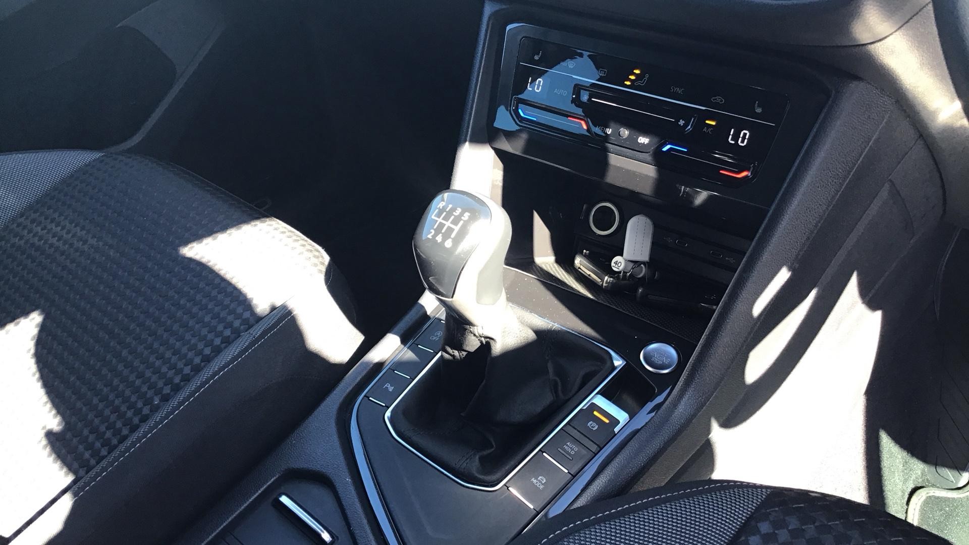 Volkswagen Tiguan Image 14
