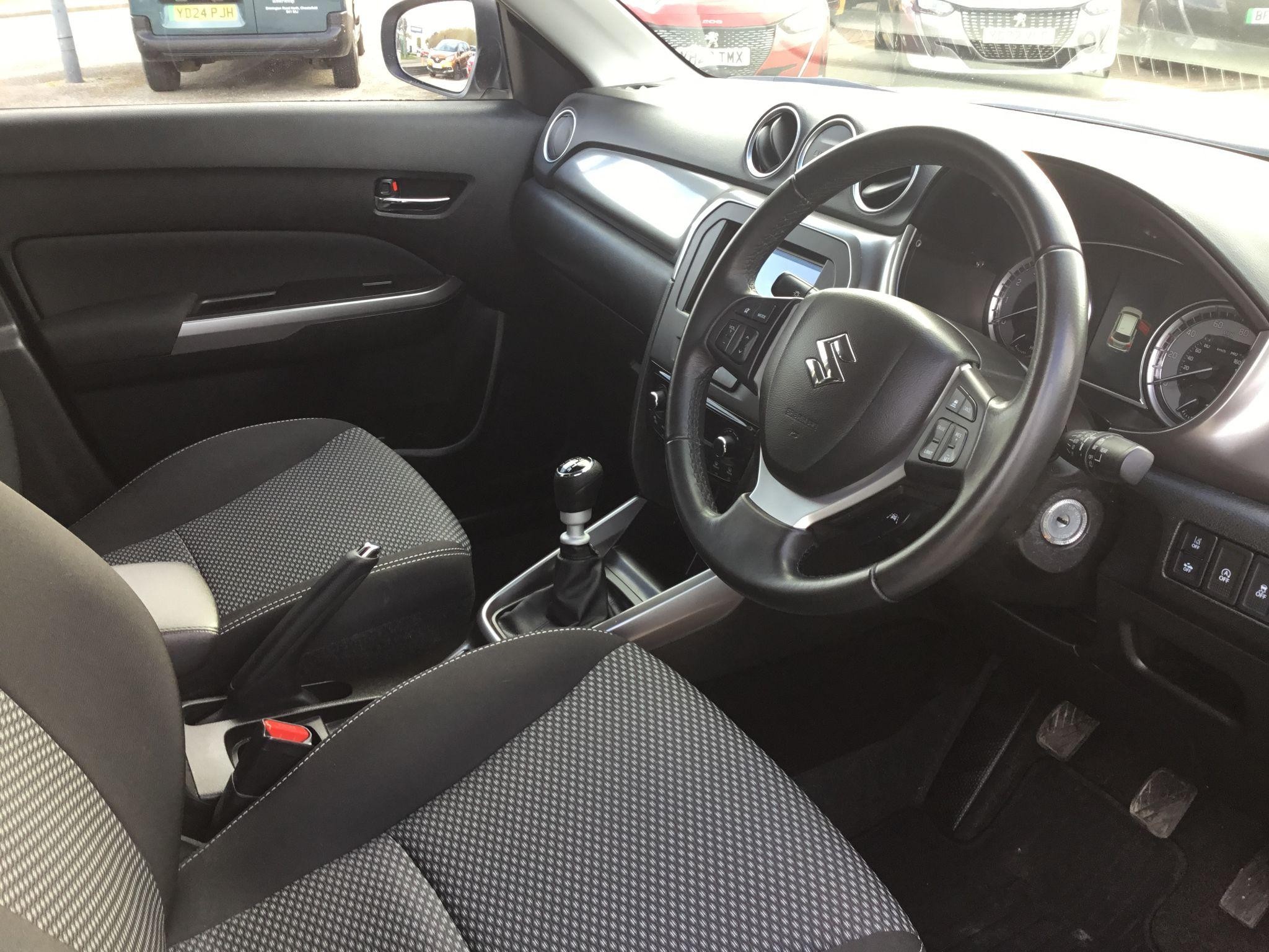 Suzuki Vitara Image 10