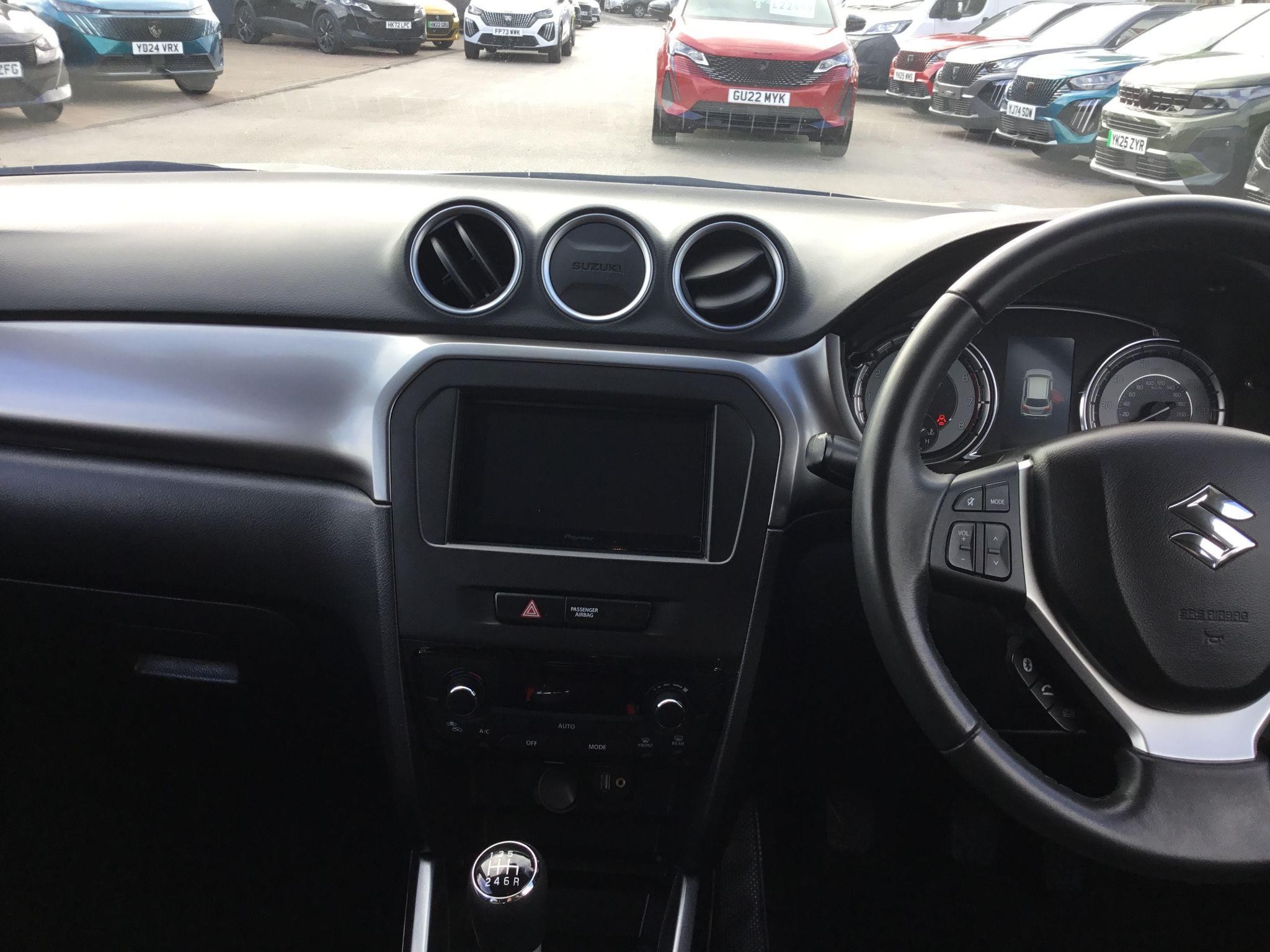 Suzuki Vitara Image 15