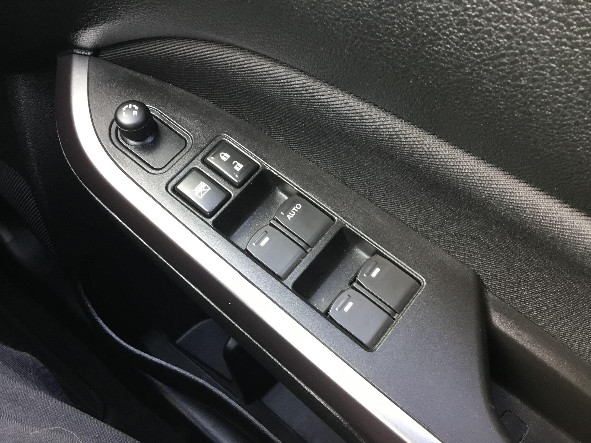 Suzuki Vitara Image 18