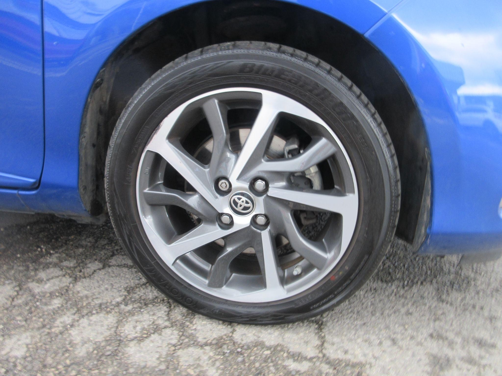Toyota Yaris Image 9