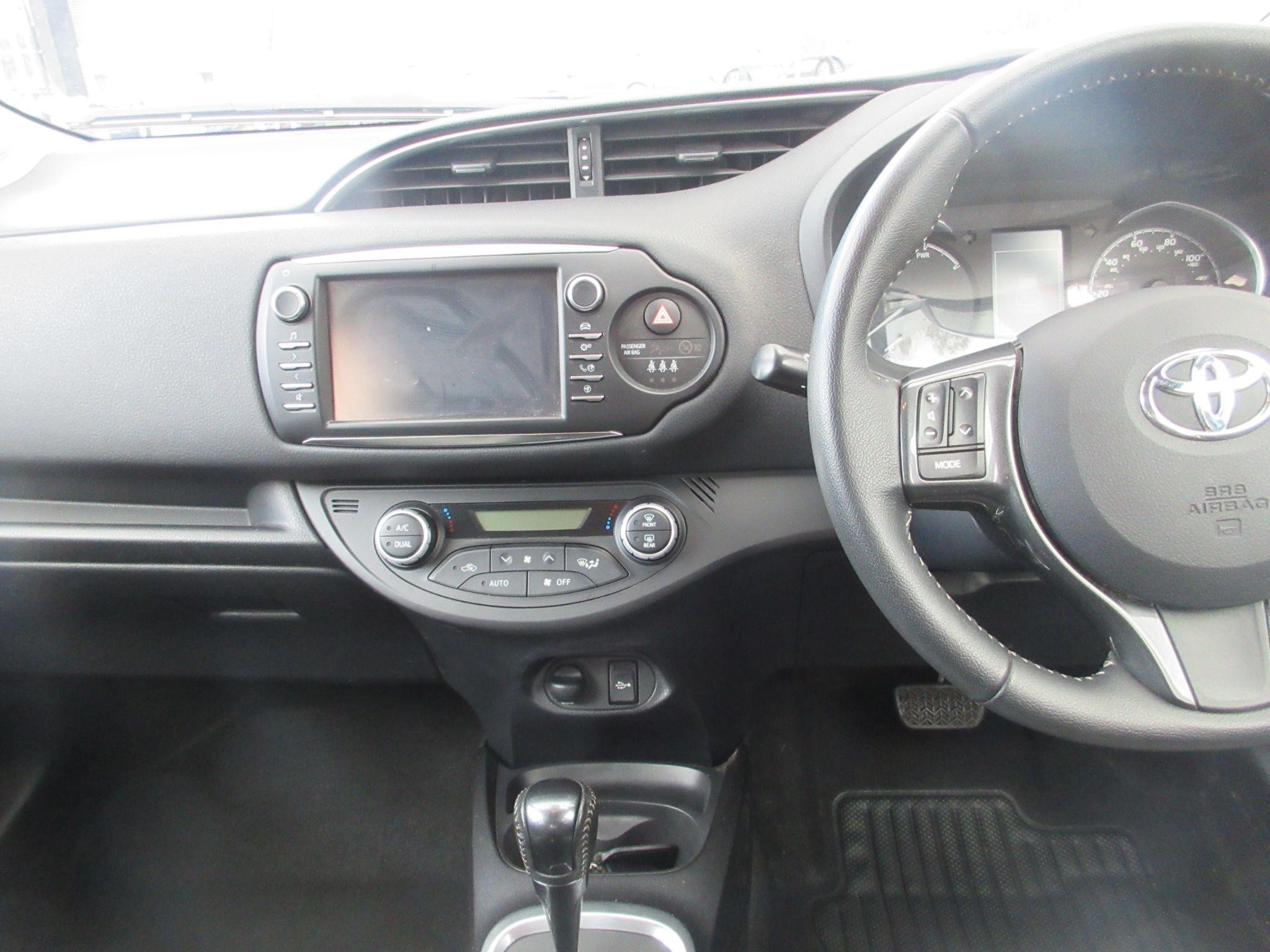 Toyota Yaris Image 19