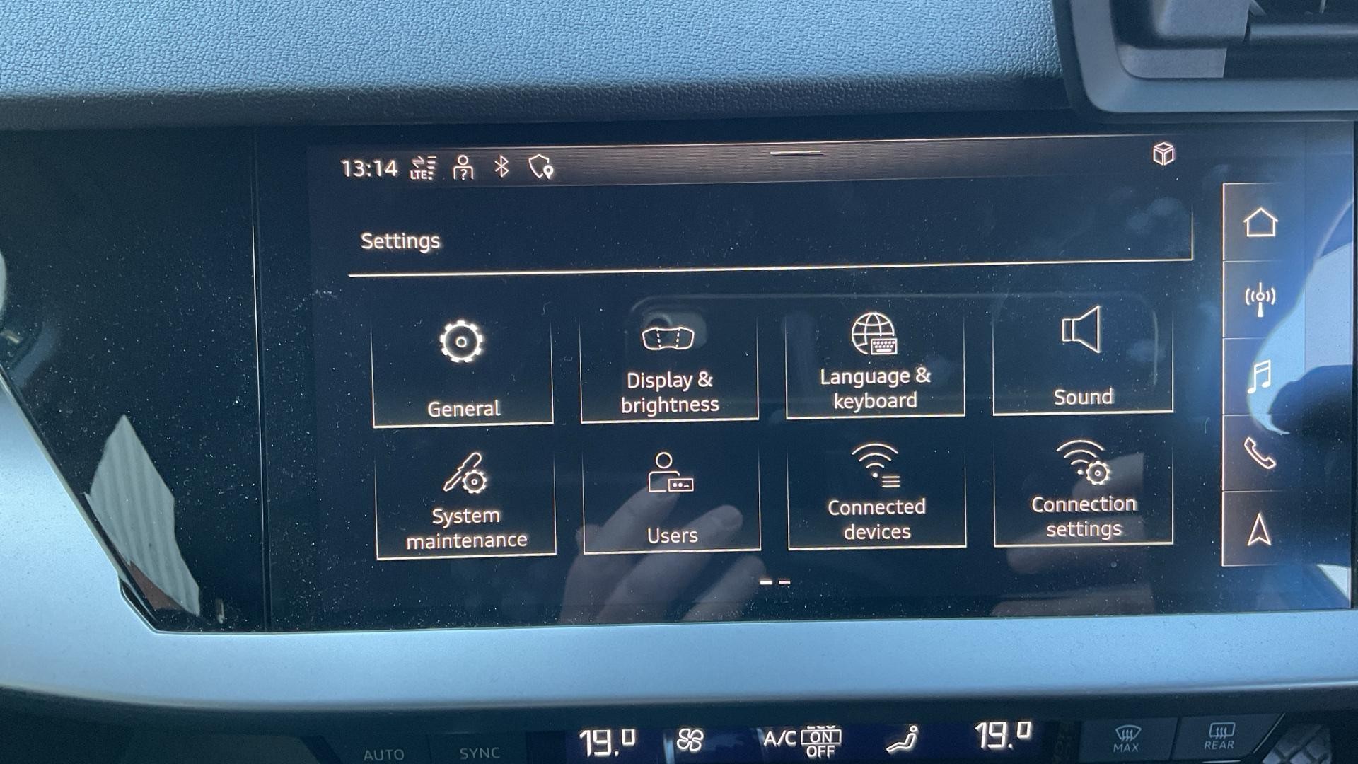 Audi A3 Image 32