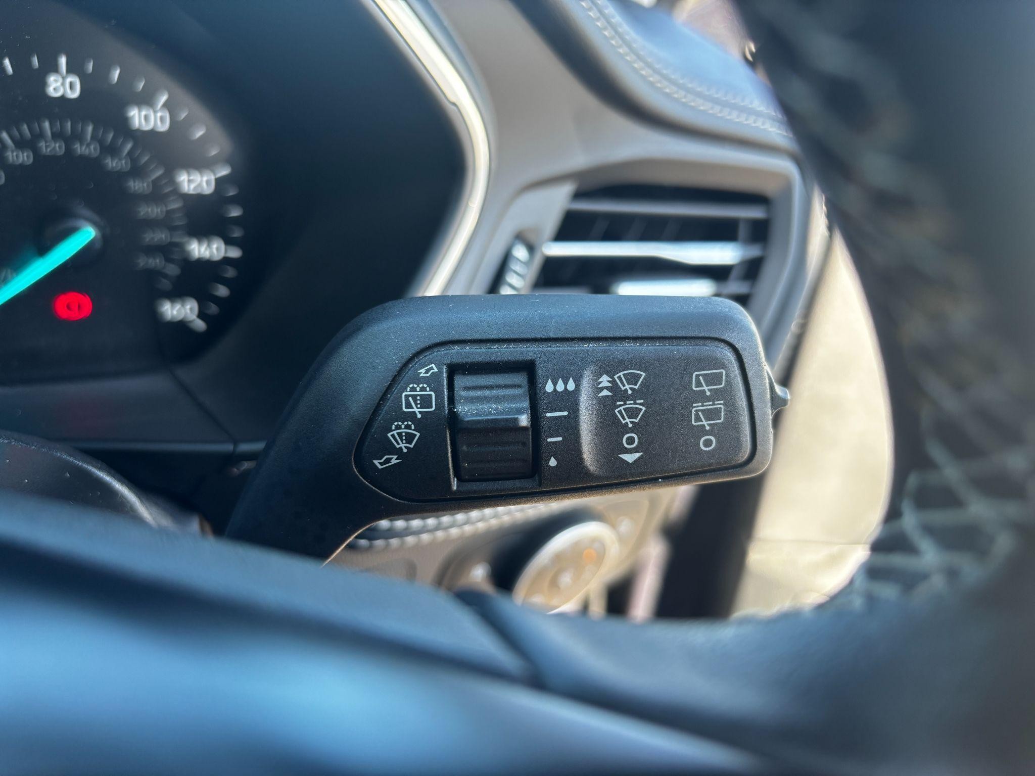 Ford Focus Image 12