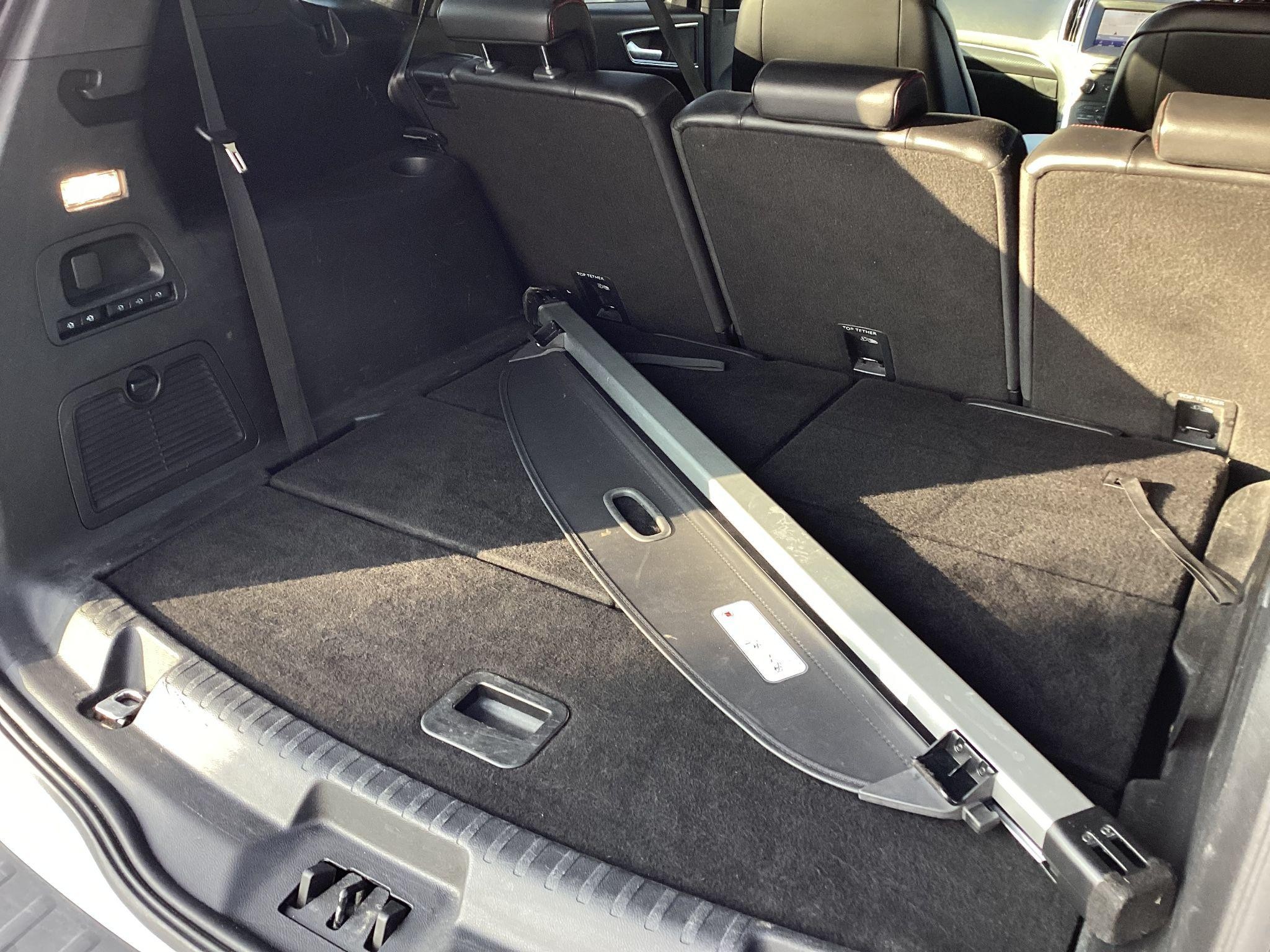 Ford S-Max Image 11