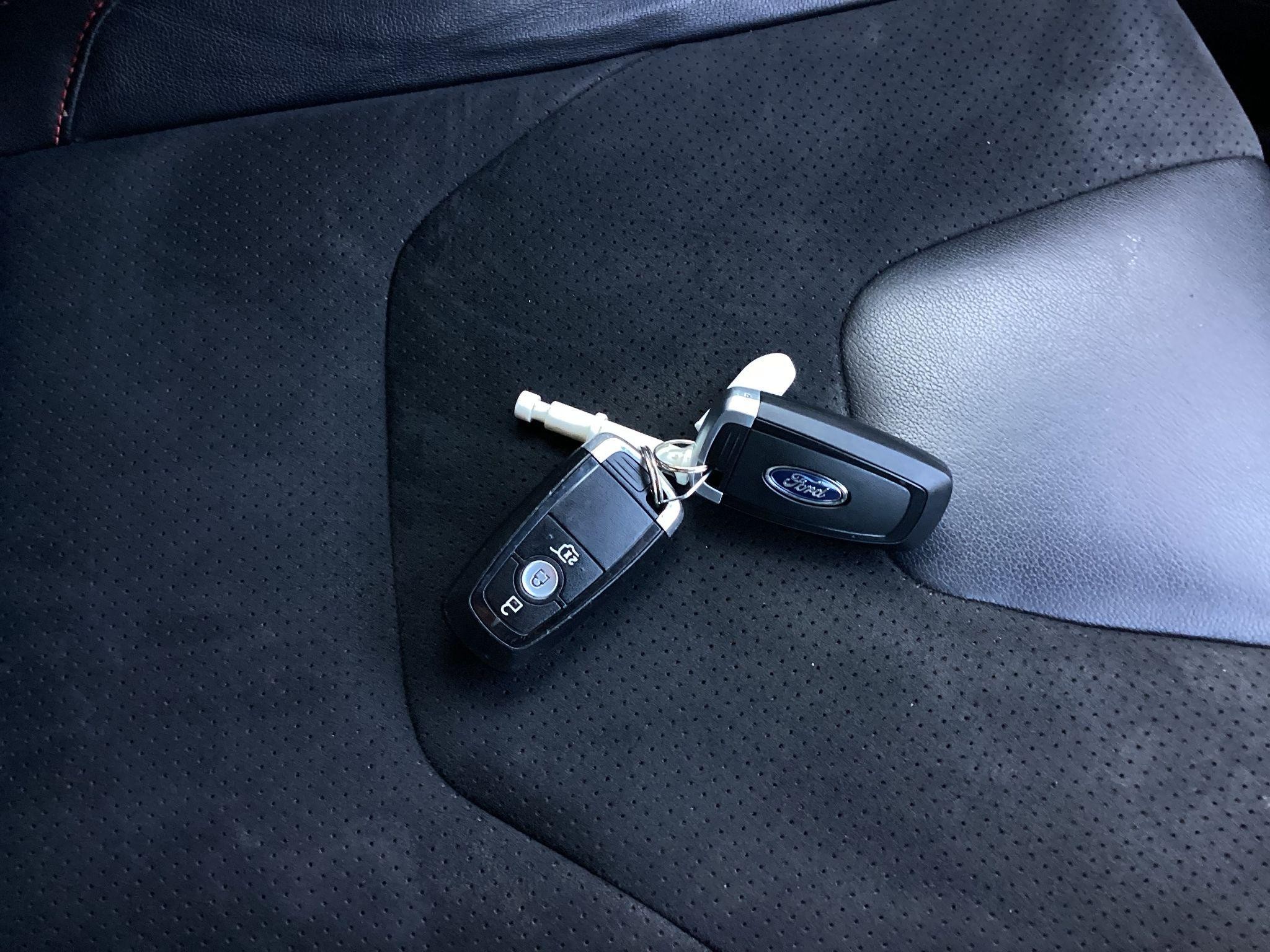 Ford S-Max Image 24