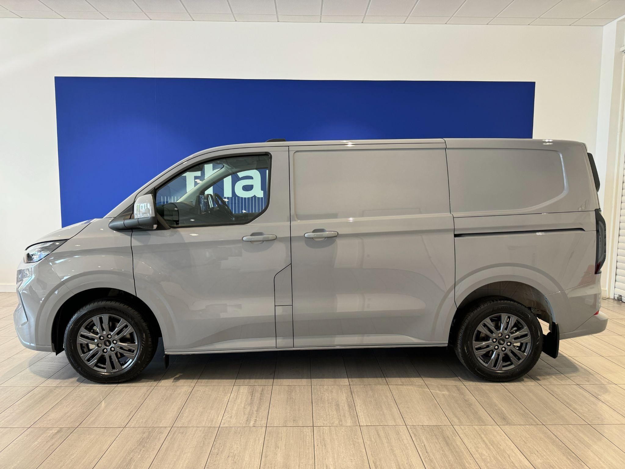 Ford Transit Custom Image 3