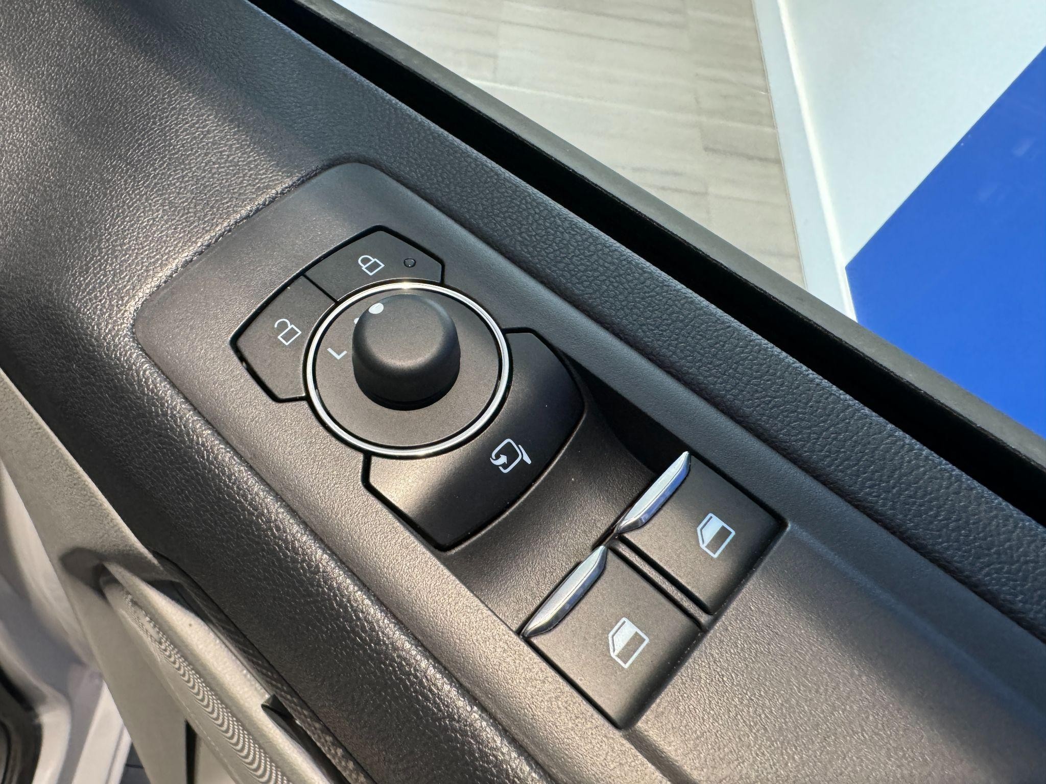 Ford Transit Custom Image 15